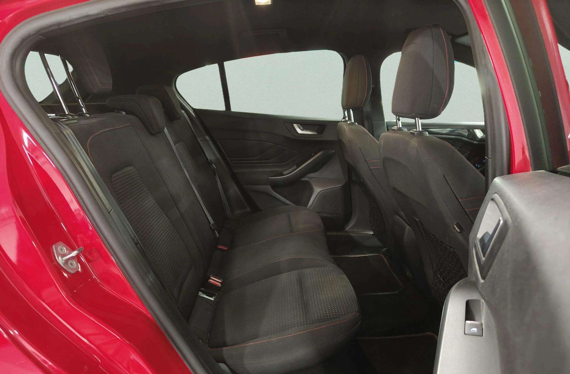 Ford Focus 1.0 EcoBoost ST-Line - foto 20