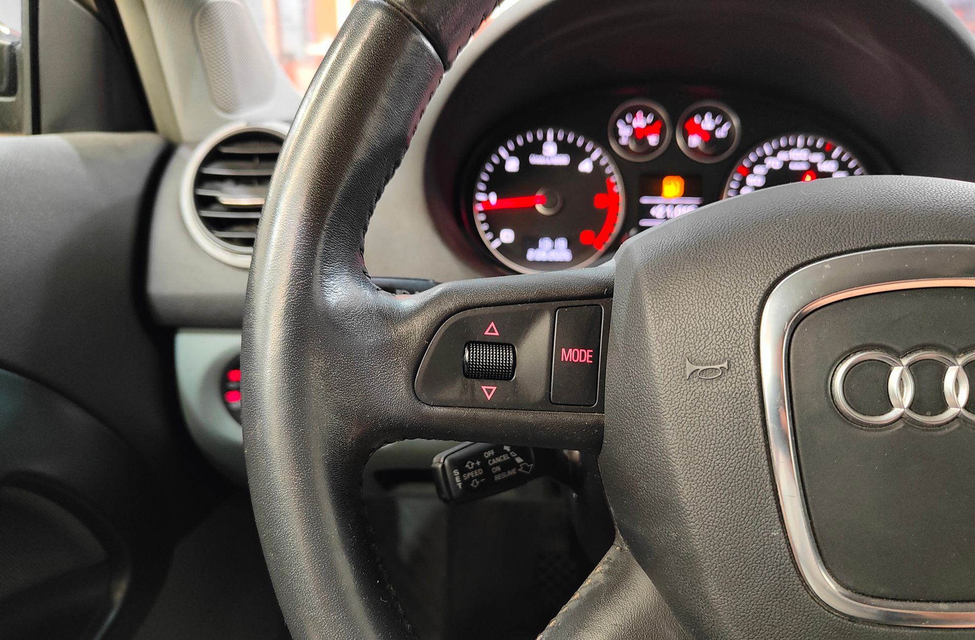 Audi A3 1.9 TDIe DPF Attraction - foto 21