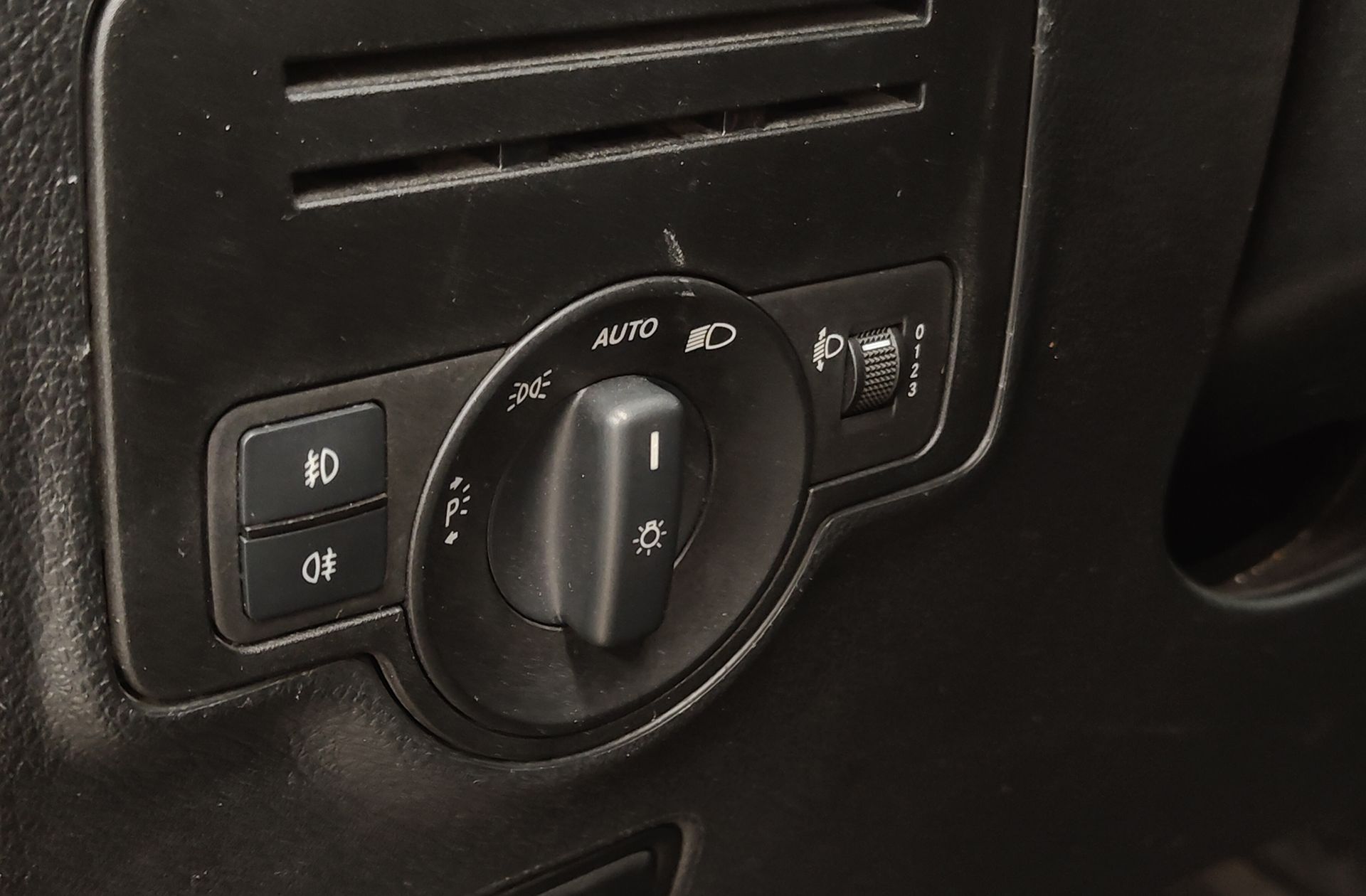 Mercedes-Benz Vito Furgon 109 CDI Compacta - foto 18