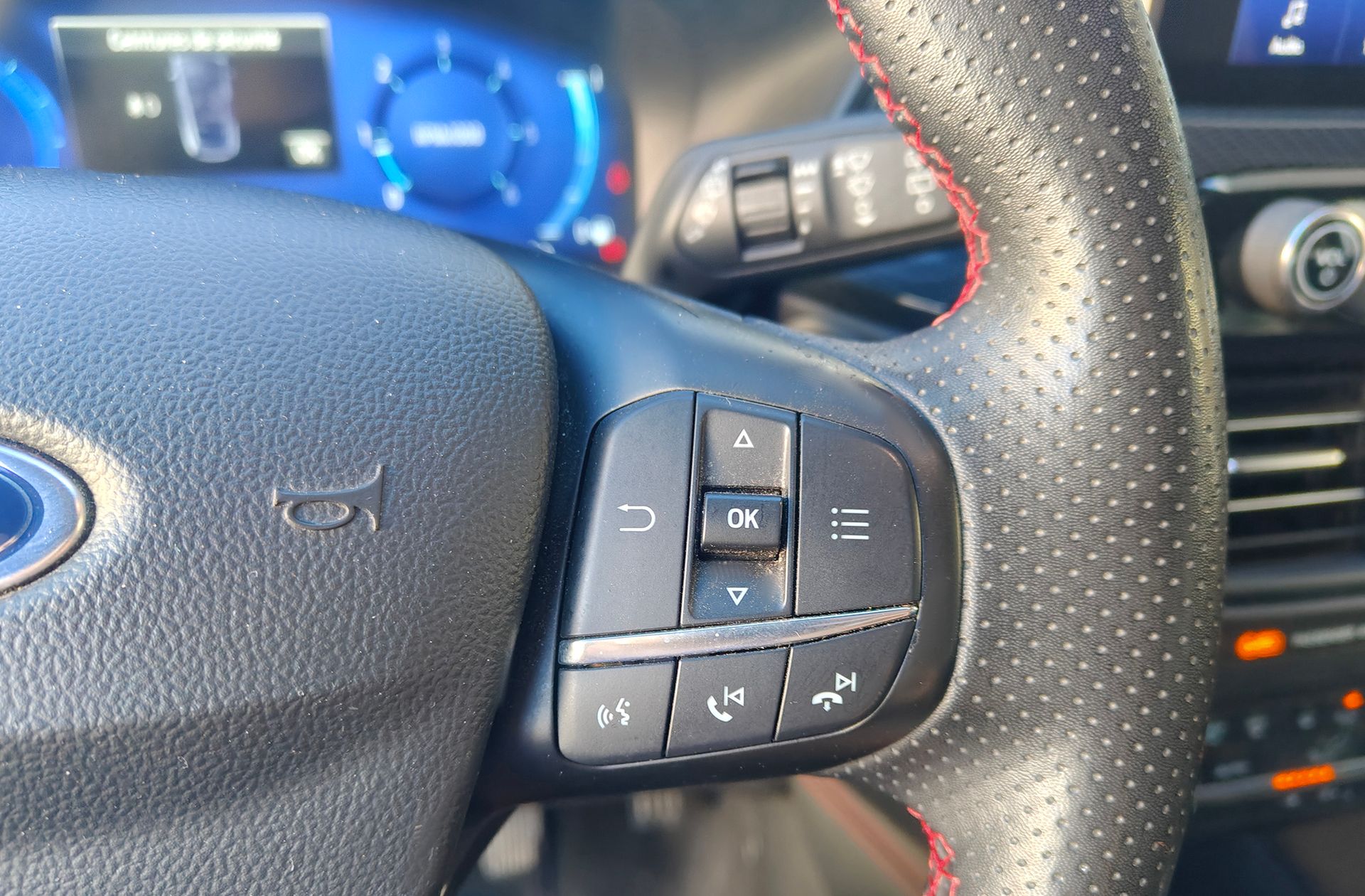 Ford Kuga 1.5 EcoBlue ST-Line - foto 28