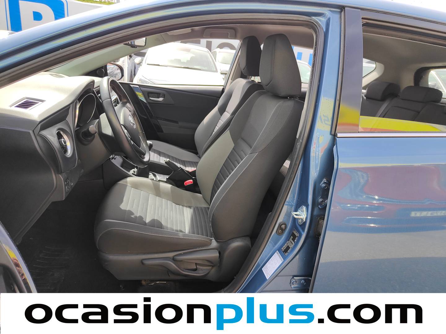 Foto asientos delanteros Toyota Auris Toyota Auris 120T Active (116 CV)