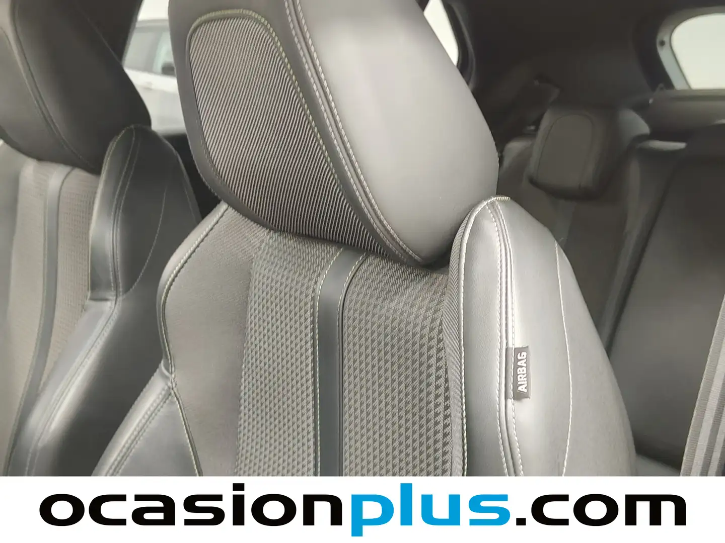 Foto Peugeot 2008 Peugeot 2008 PureTech 130 S&S GT EAT8 (130 CV)