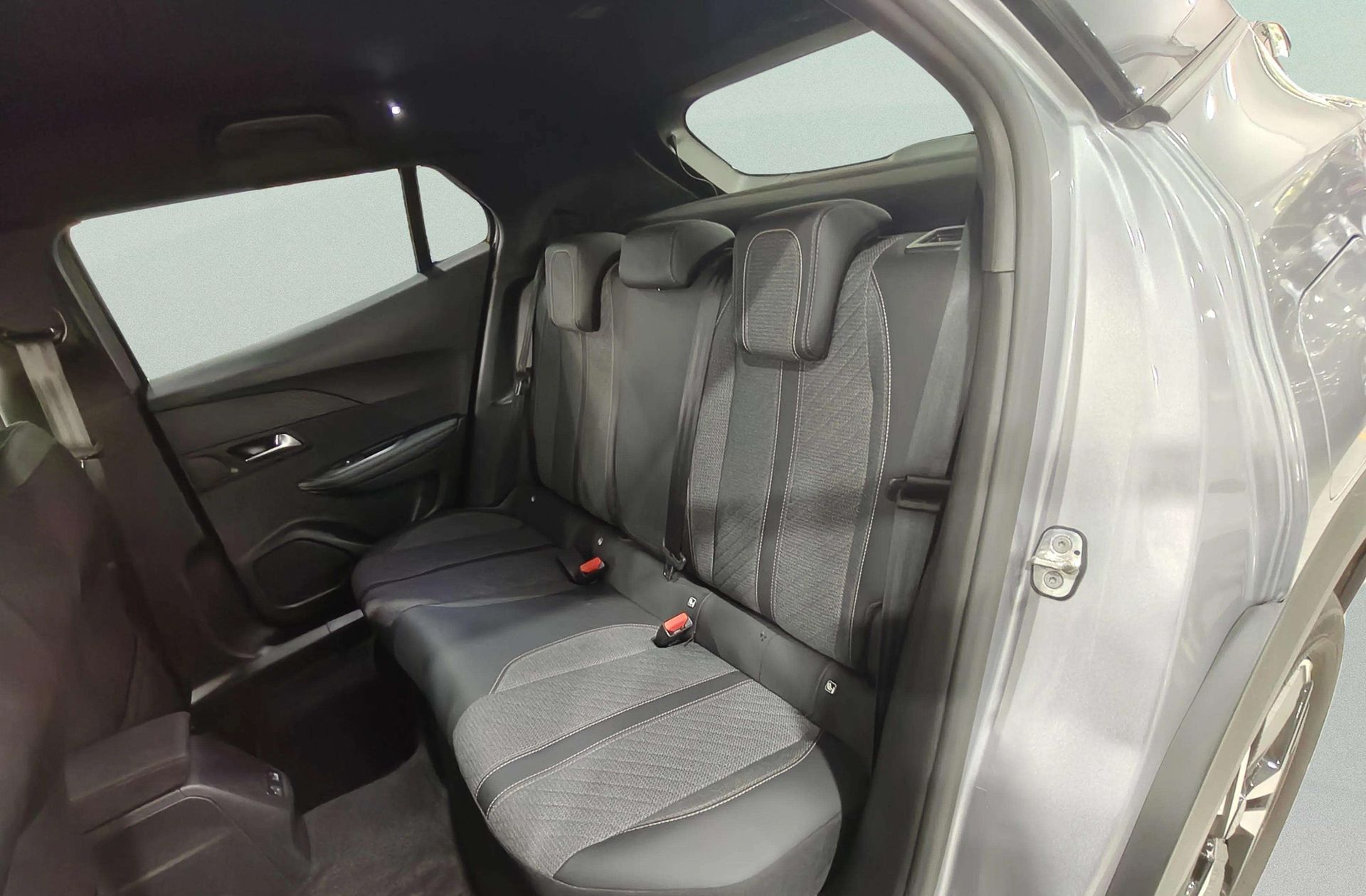 Peugeot 2008 Allure Hybrid eDCS6 - foto 11