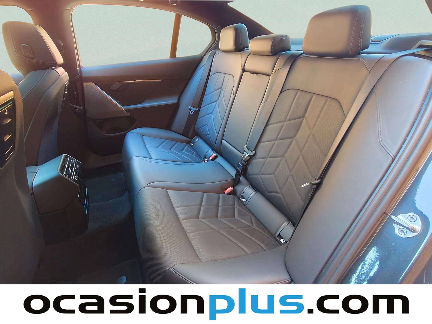 Foto asientos traseros BMW i5 BMW i5 eDrive40 (340 CV) Pack M