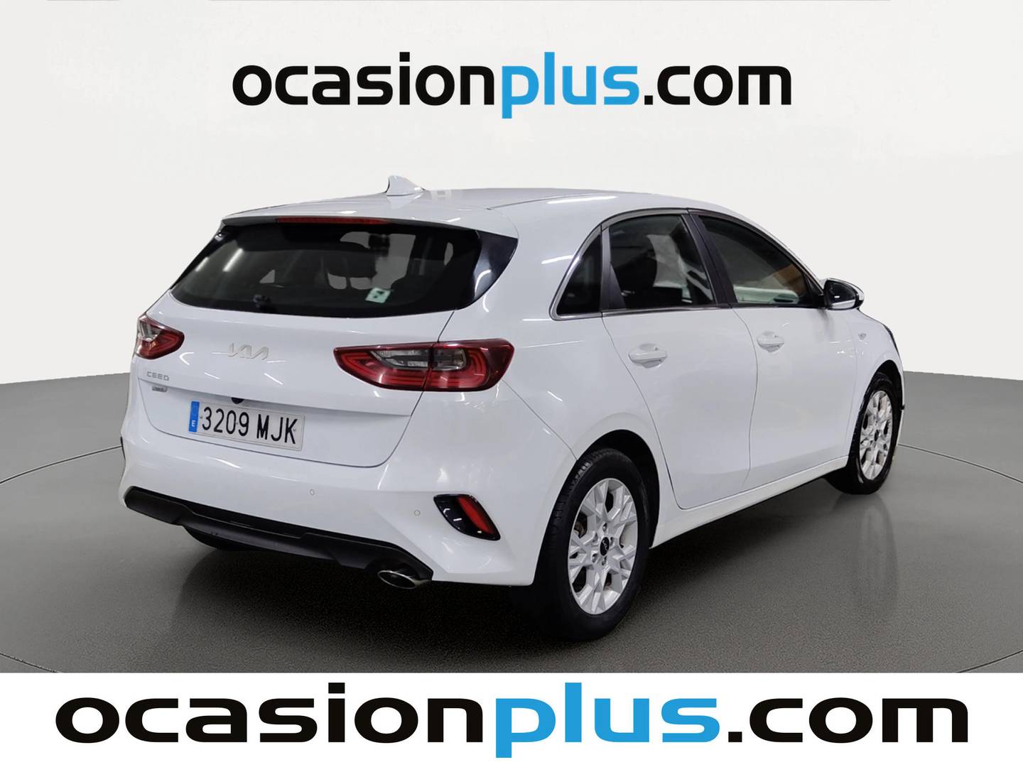 Foto trasera KIA Ceed KIA Ceed 1.6 MHEV iMT Drive (136 CV) derecha