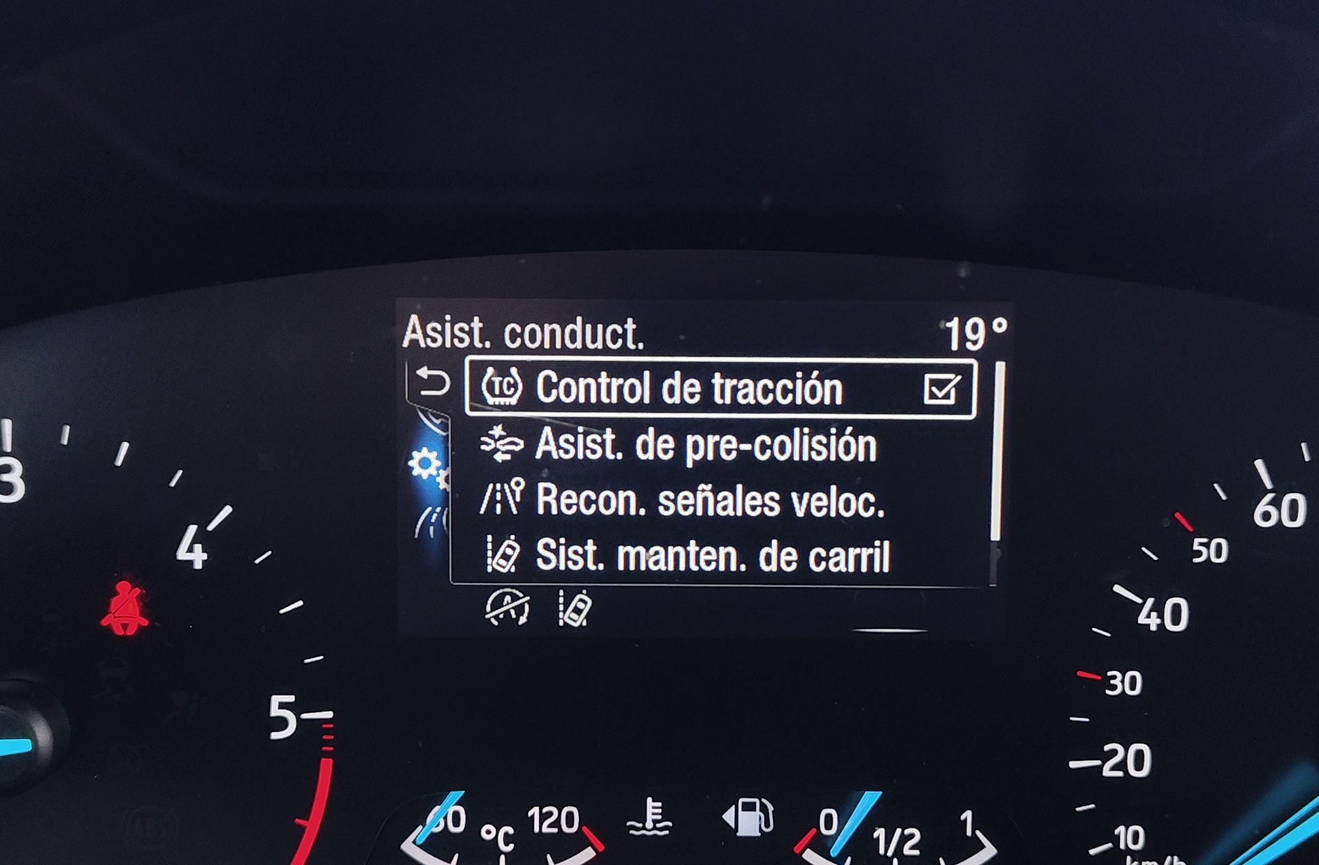 Ford Focus 1.5 EcoBlue Trend+ - foto 9