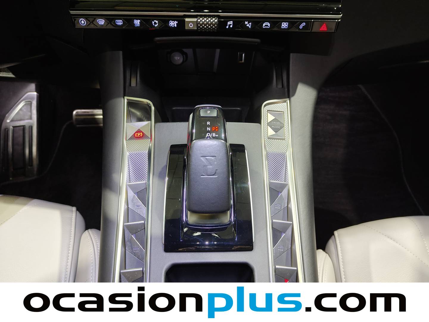 Foto DS DS 7 Crossback E-Tense DS DS7 Crossback E-Tense 225 Grand Chic Auto  (225 CV)