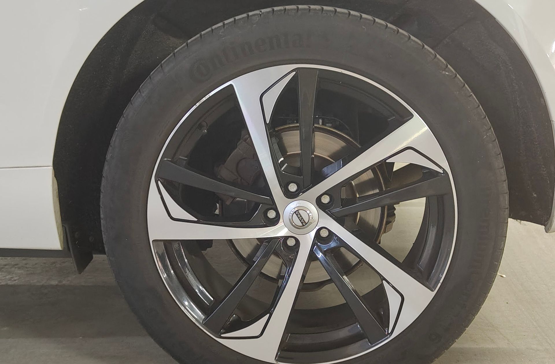 Volvo XC60 D4 Momentum - foto 40