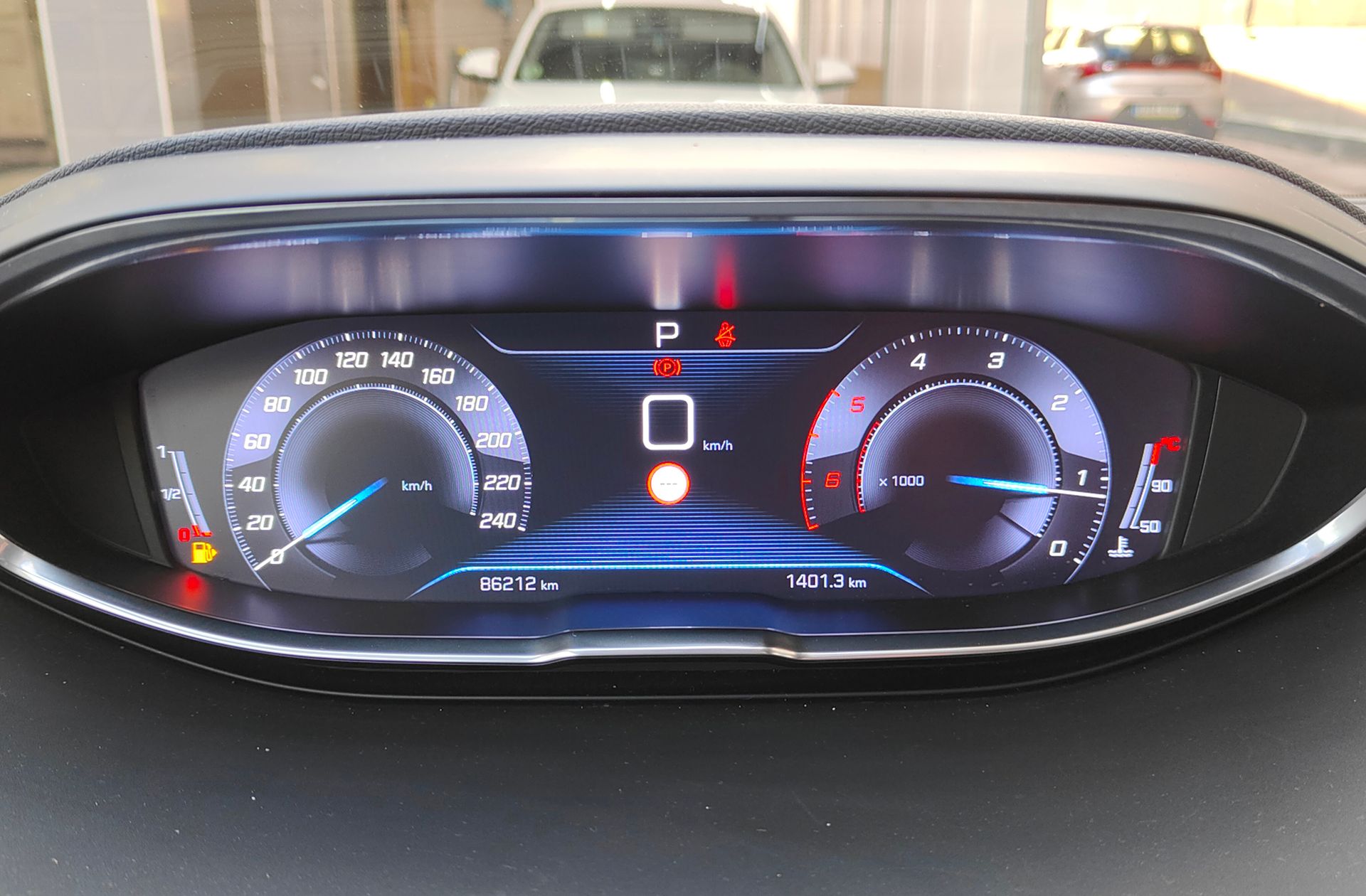 Peugeot 5008 BlueHDi 130 Allure EAT8 7 plazas - foto 27