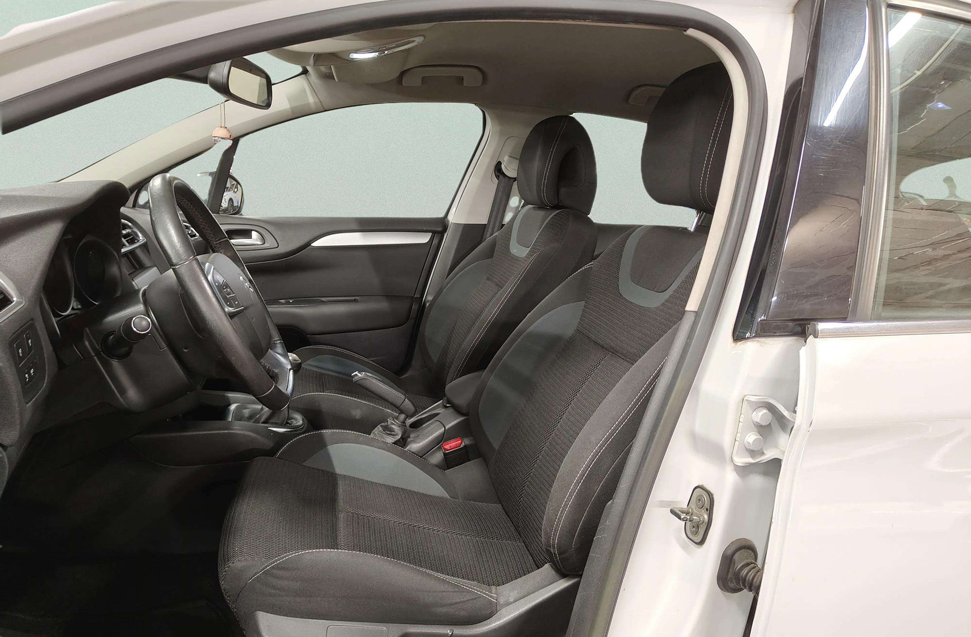 Citroën C4 1.6 e-HDI Collection - foto 8