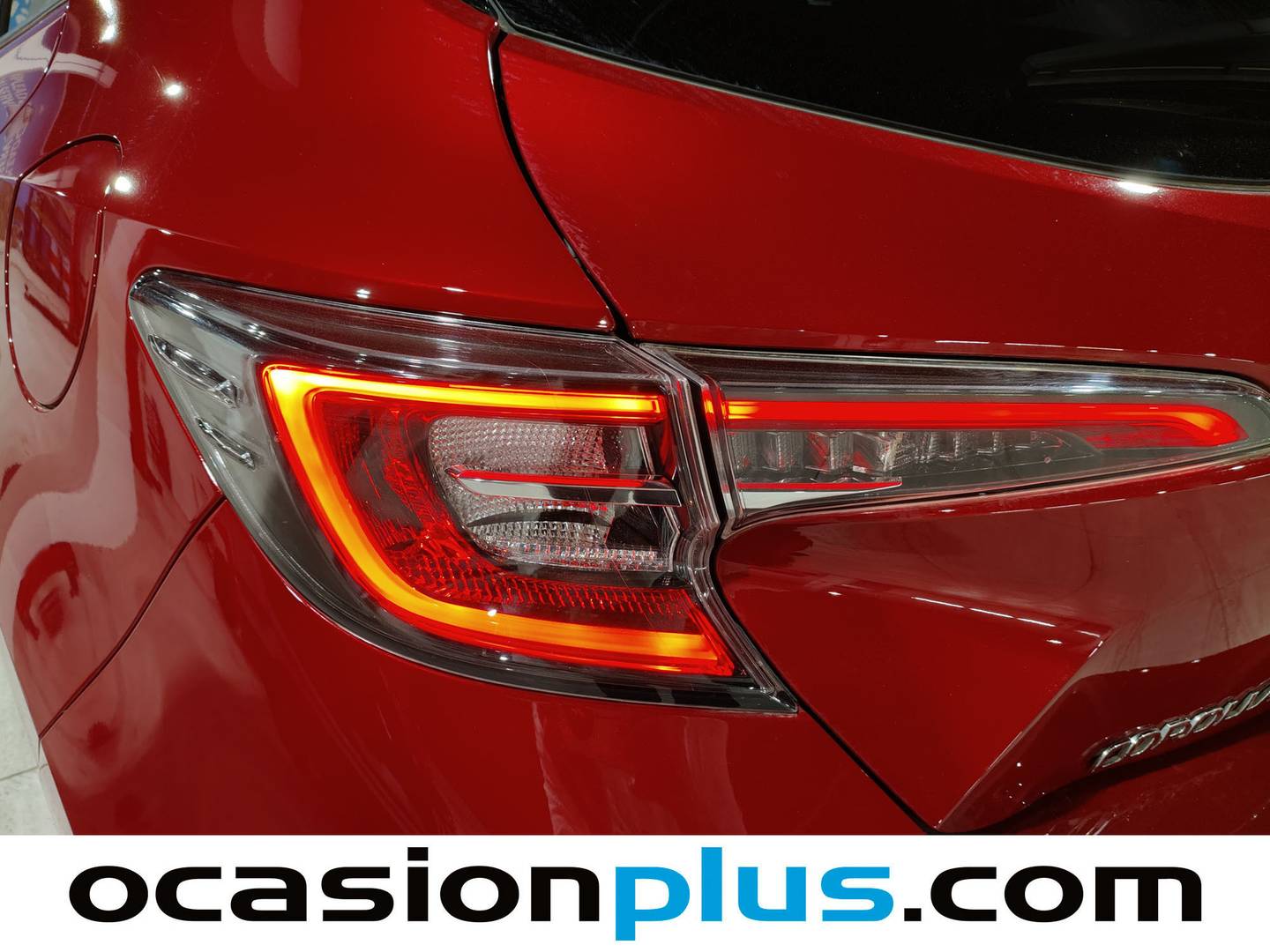 Acabados Toyota Corolla Toyota Corolla 180H FEEL! E-CVT 132 kW (180 CV)