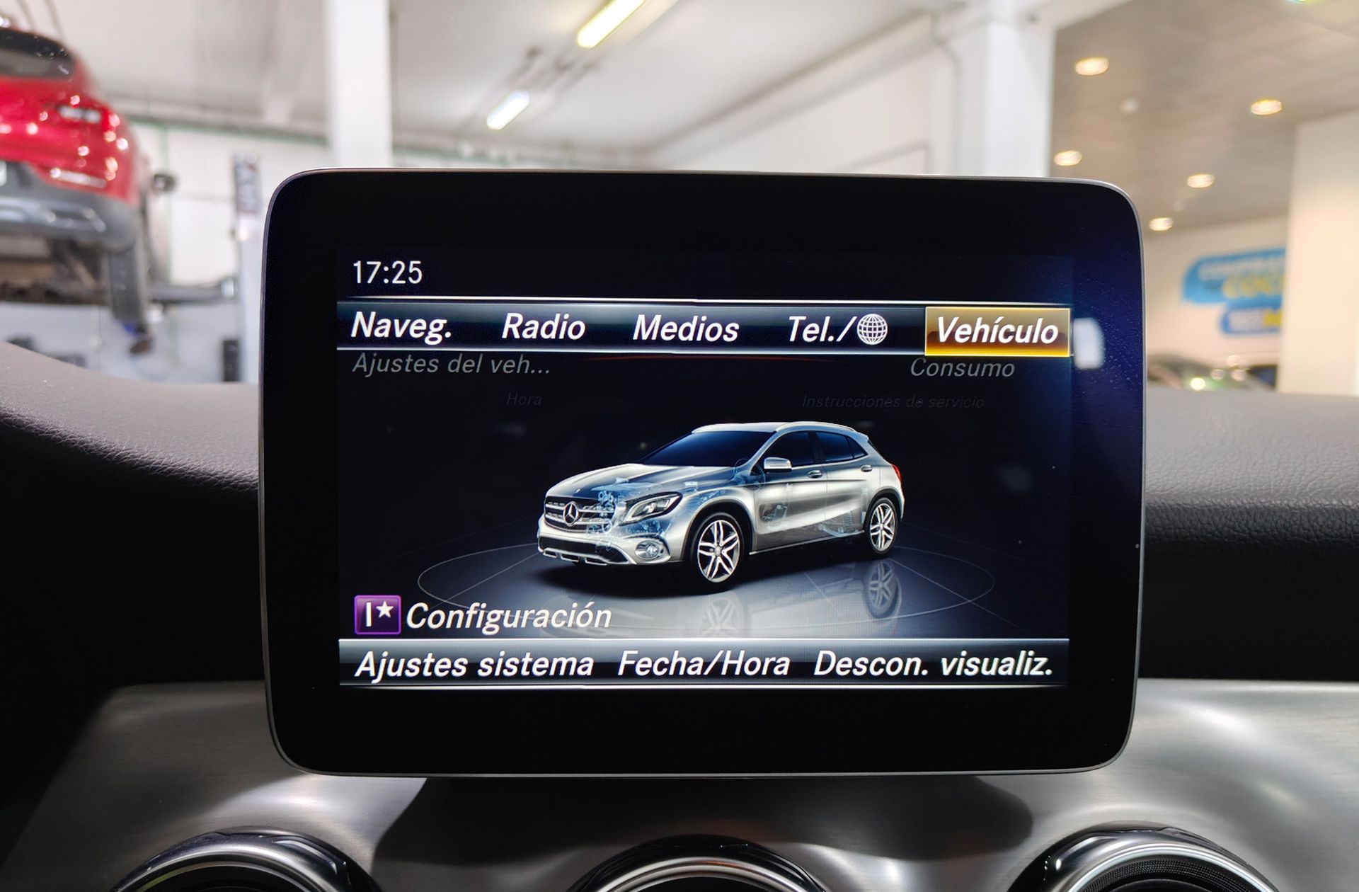 Mercedes-Benz GLA 180 Pack AMG - foto 30