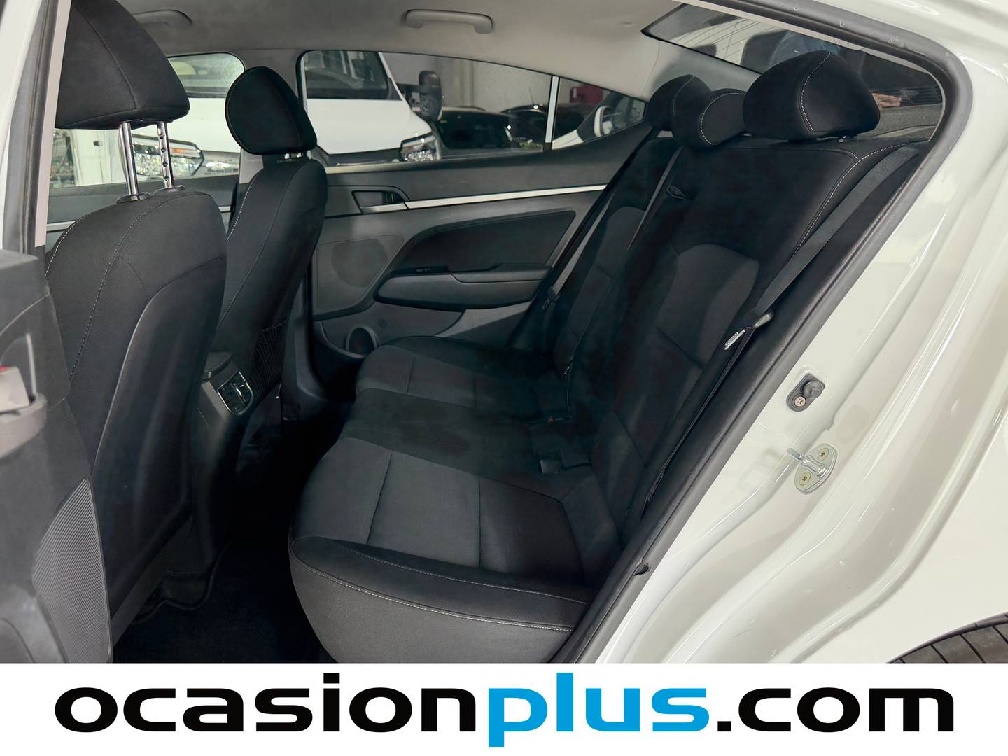 Foto asientos traseros Hyundai Elantra Hyundai Elantra 1.6 CRDi Tecno (136 CV)