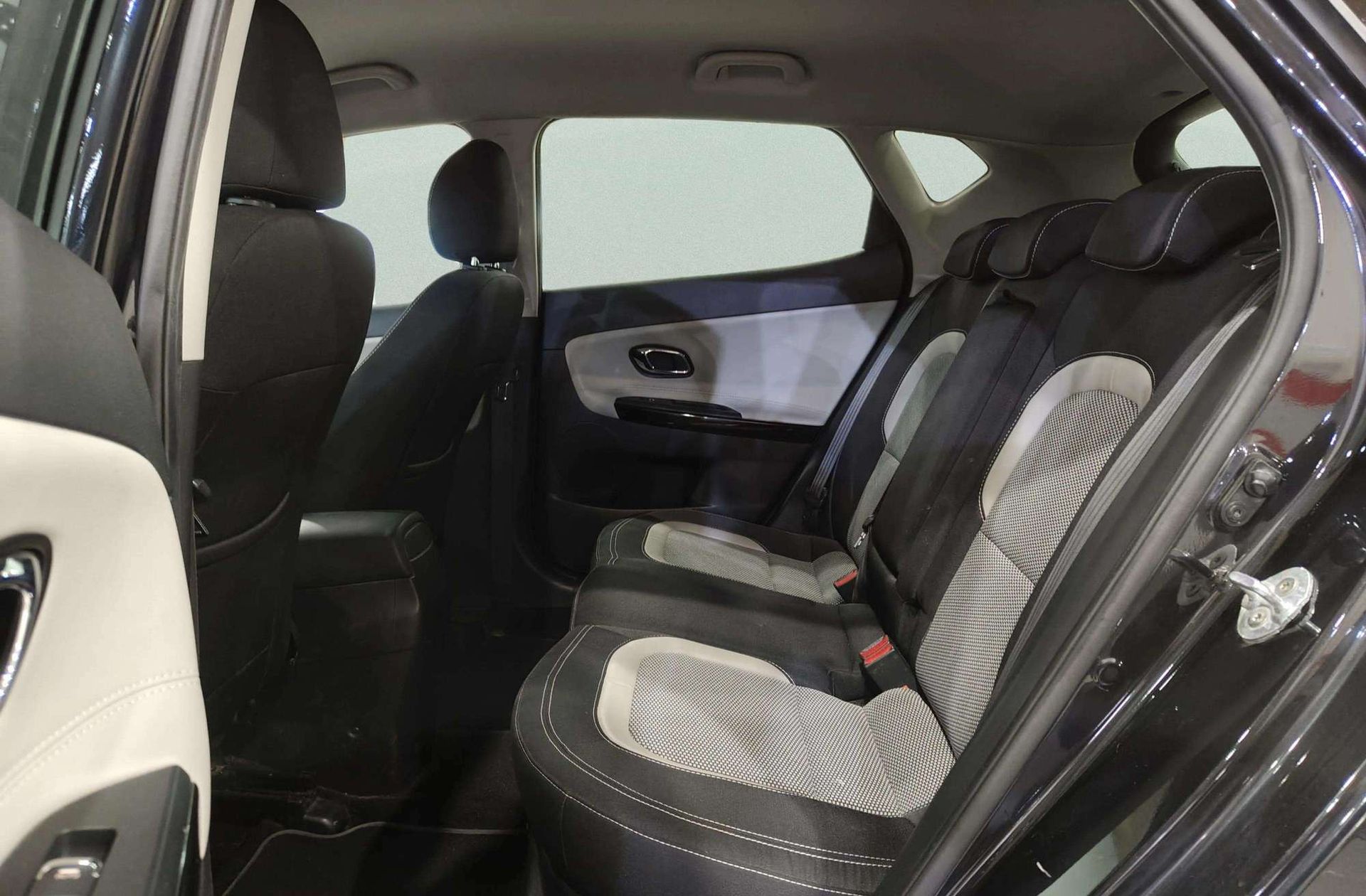 Kia Ceed 1.6 CRDi VGT x-Tech16 Eco-Dynamics - foto 10