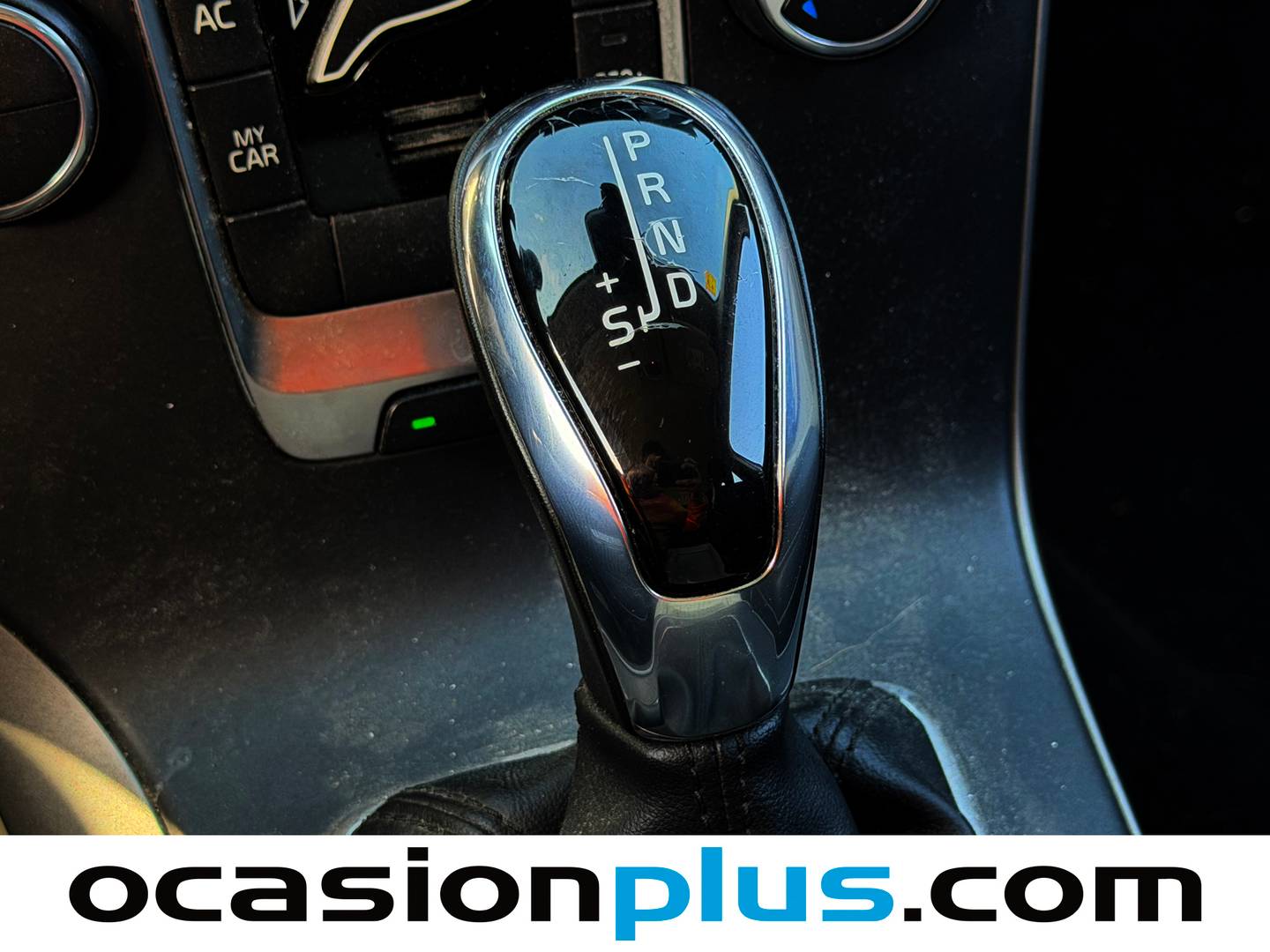 Foto Volvo V40 Volvo V40 D3 Momentum Auto (150 CV)