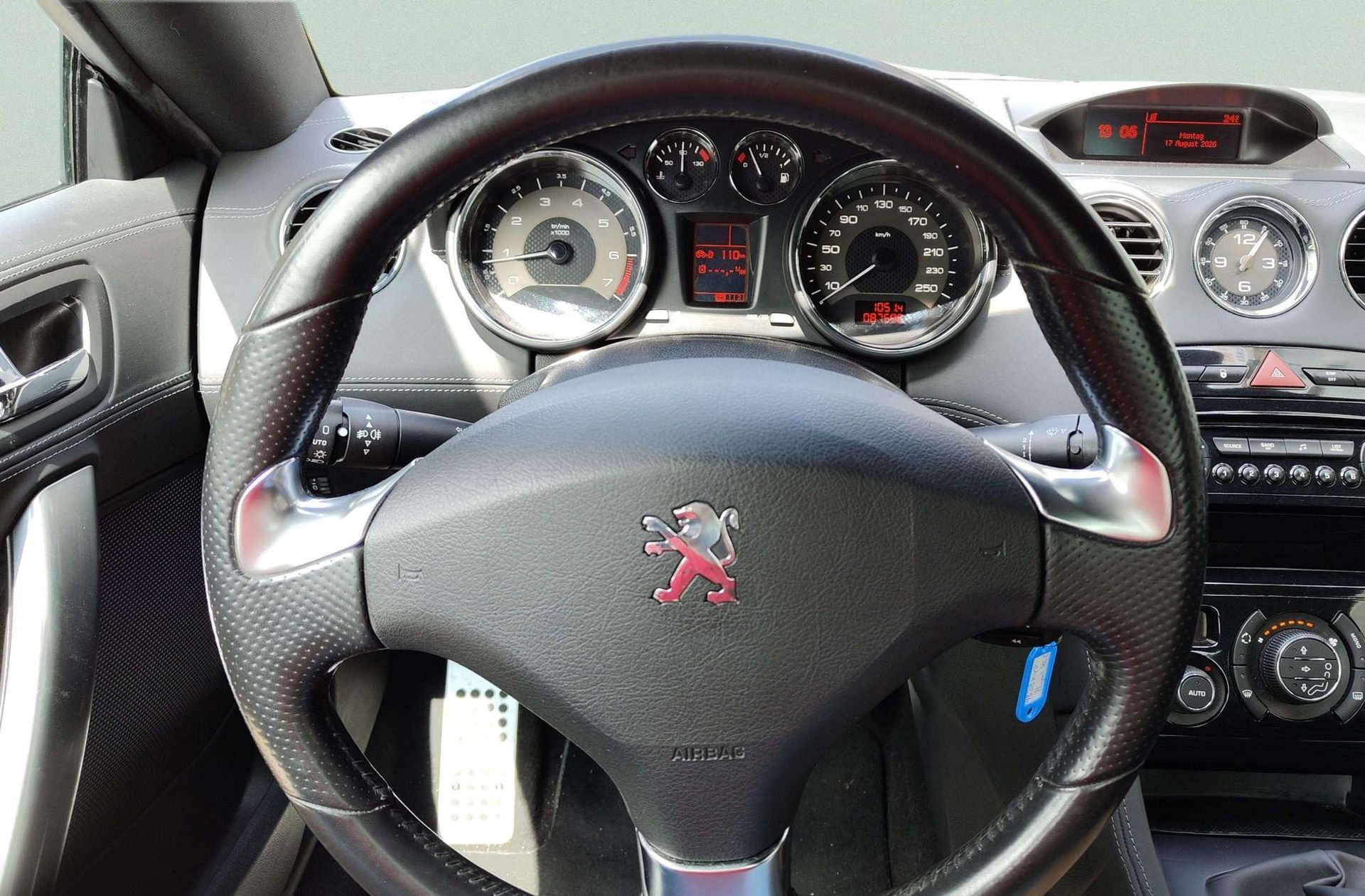 Peugeot RCZ 1.6 THP Black Yearling - foto 23