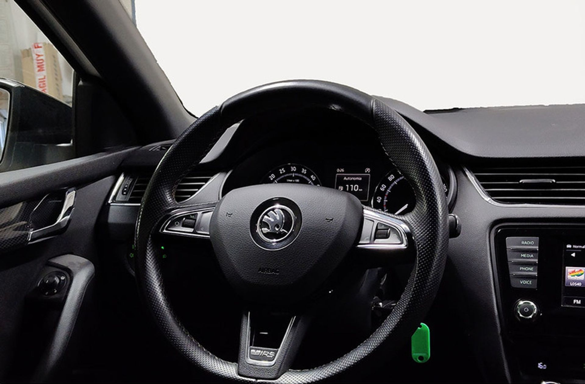 Škoda Octavia Combi 2.0 TDI RS DSG - foto 26