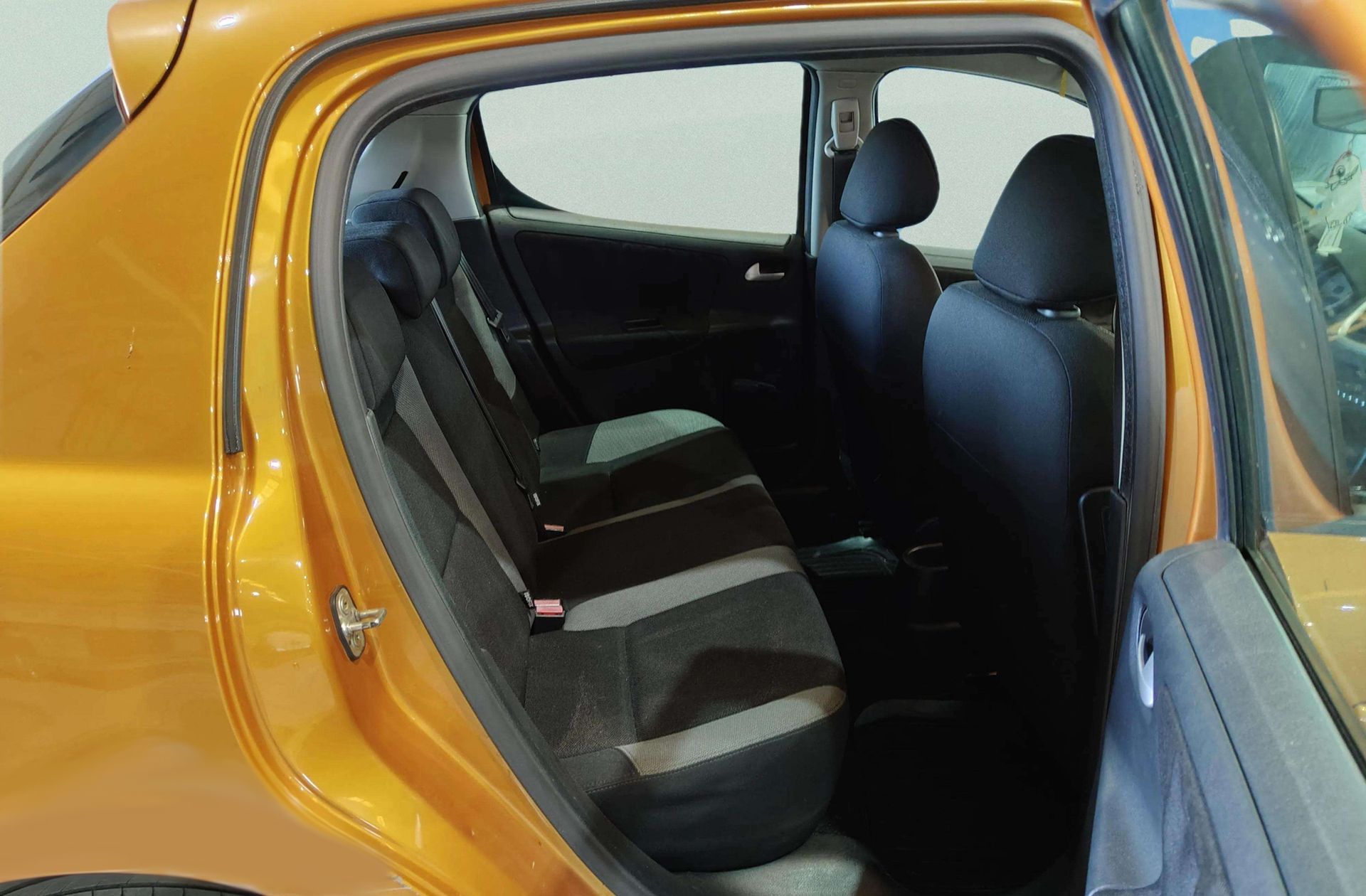 Peugeot 207 1.4 Confort - foto 13