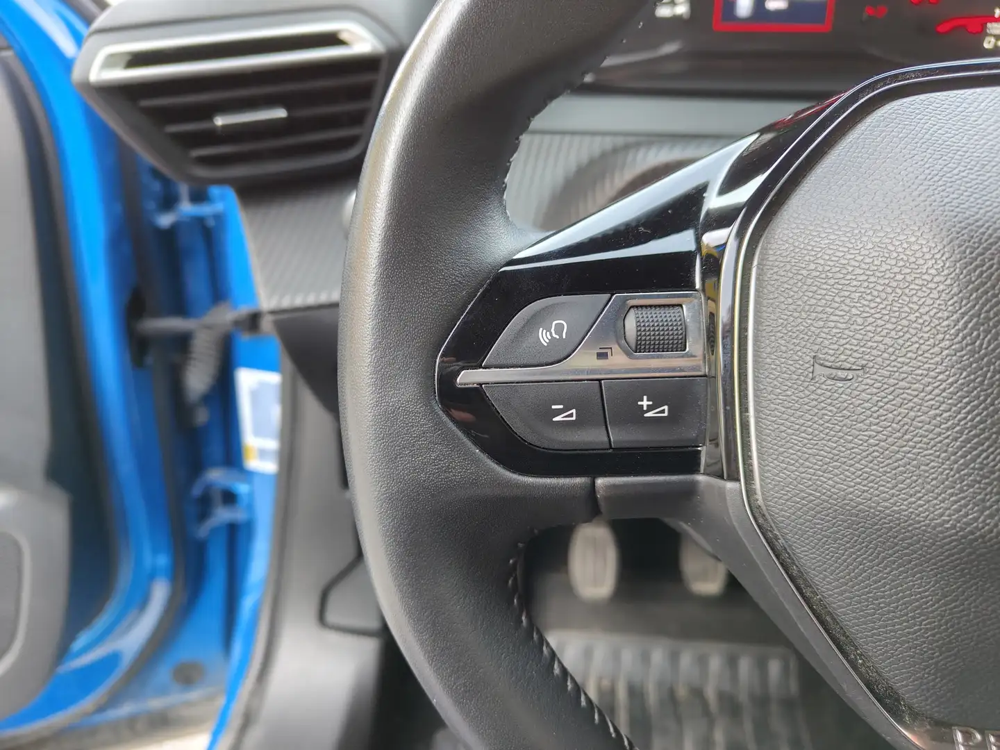 Foto Peugeot 2008 Peugeot 2008 PureTech 100 S&S Allure (100 CV)