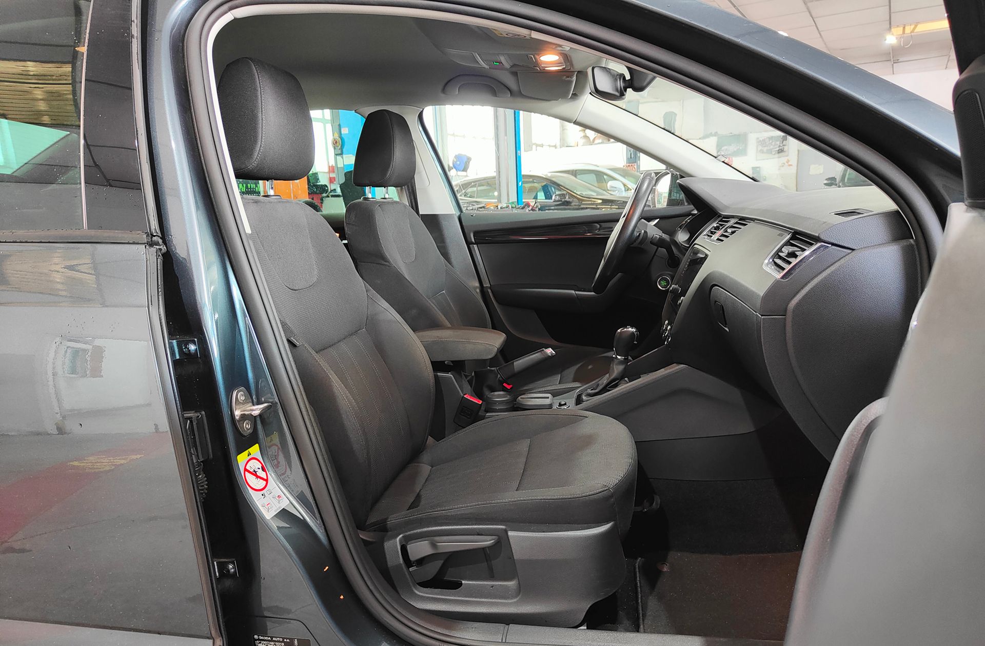 Škoda Octavia 1.4 TSI Style DSG - foto 16