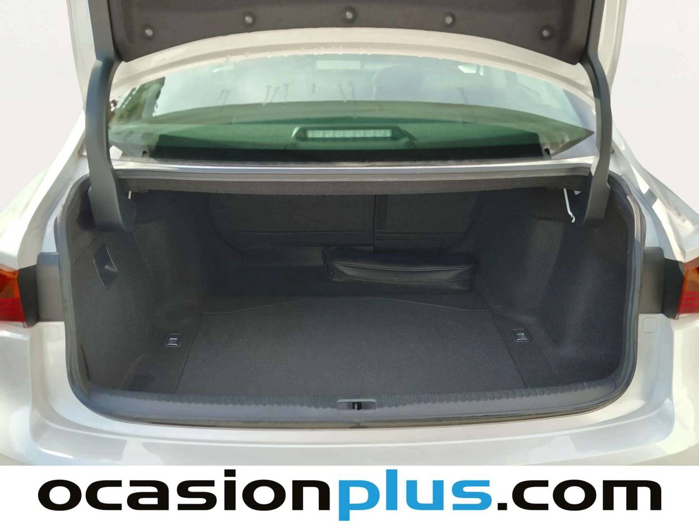 Fotos maletero Lexus IS Lexus IS 300h Business (223 CV)