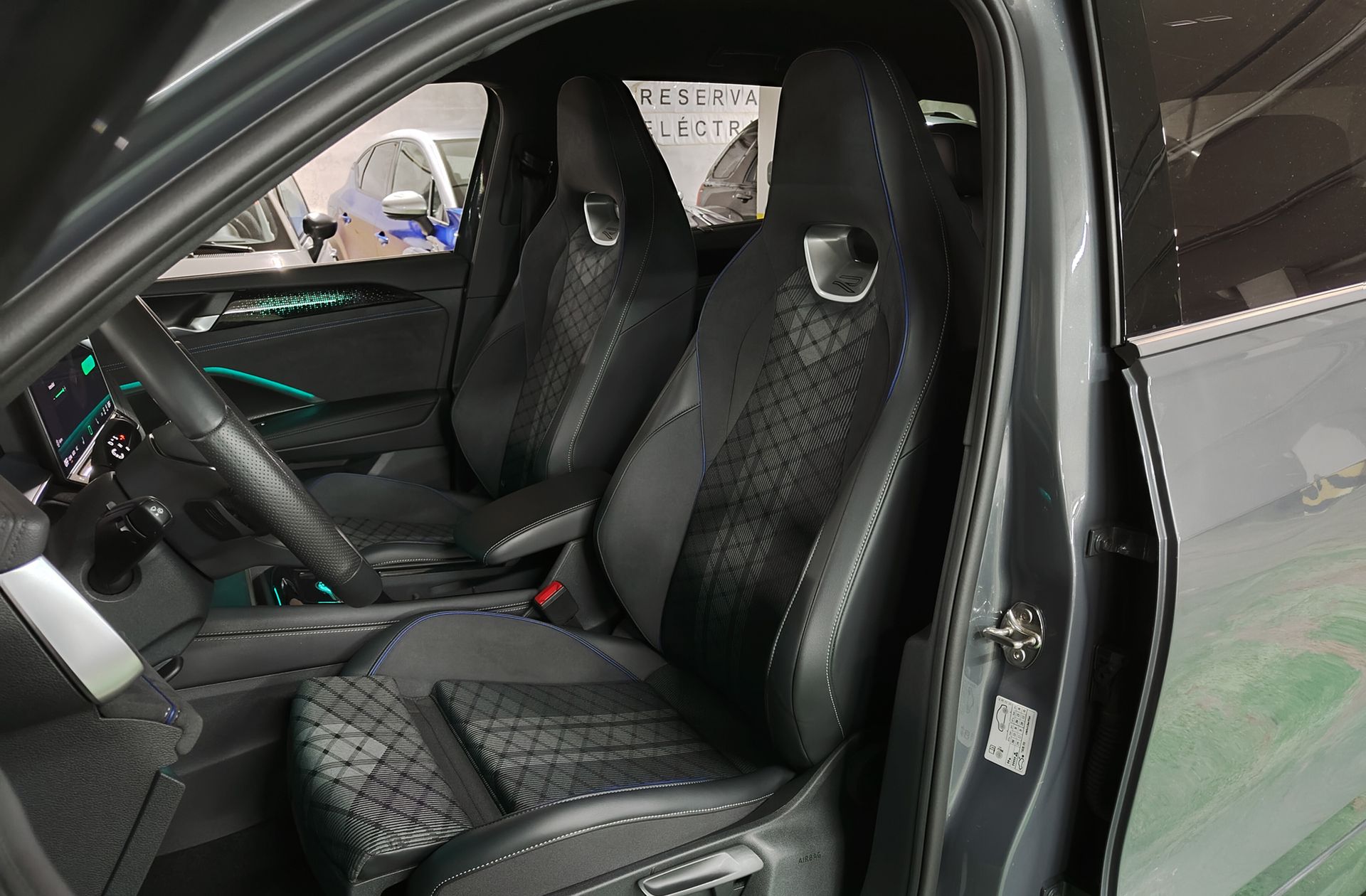 Volkswagen Tayron R-Line 1.5 eTSI DSG - foto 11