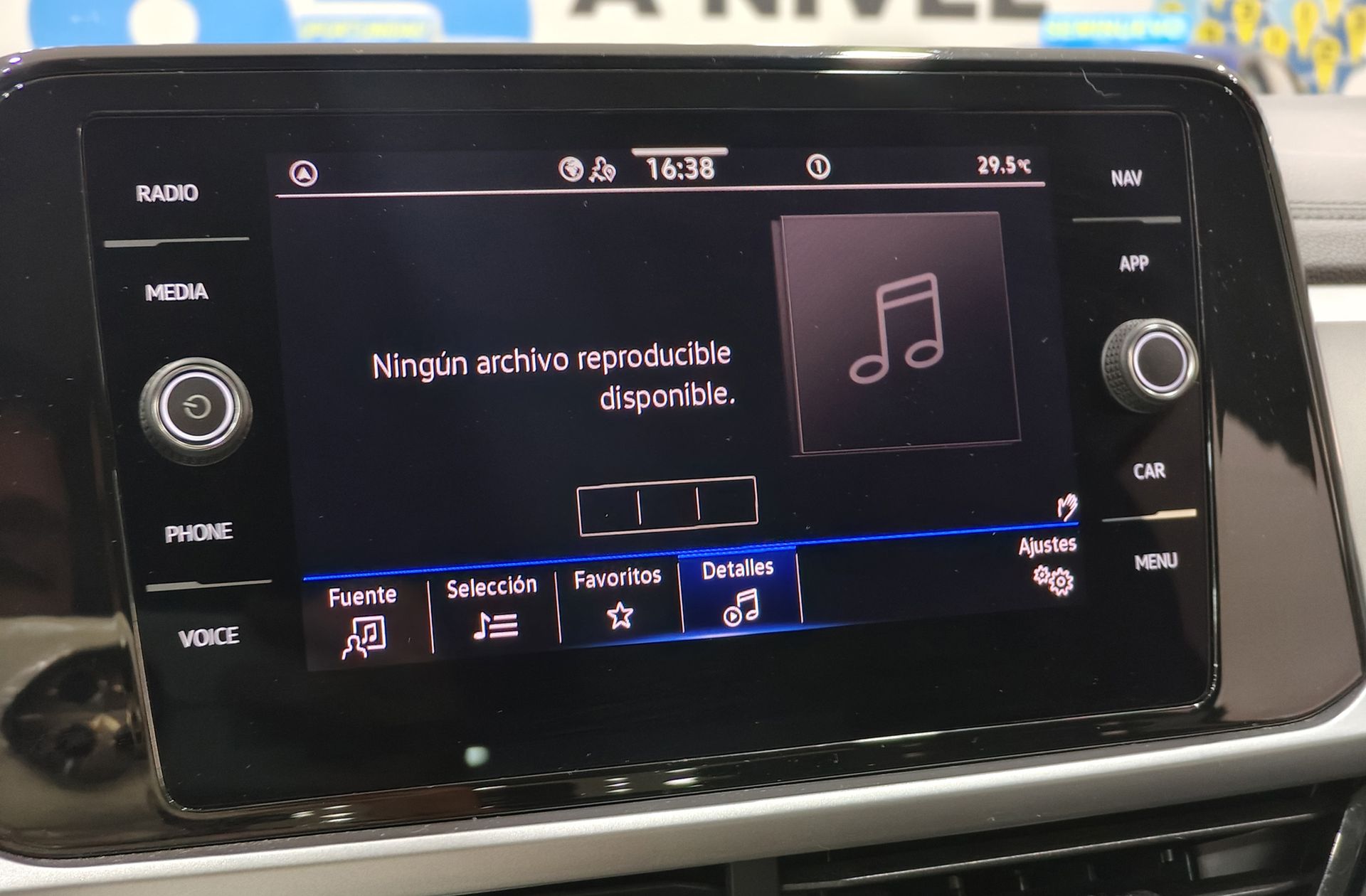 Volkswagen T-Roc Life 1.0 TSI - foto 32