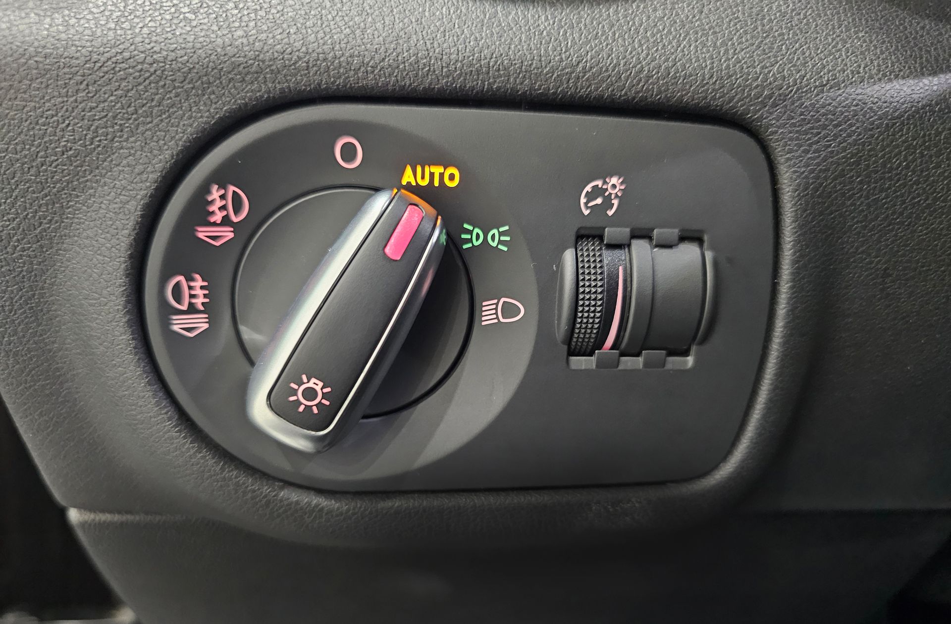 Audi A1 Adrenalin2 1.6 TDI - foto 12