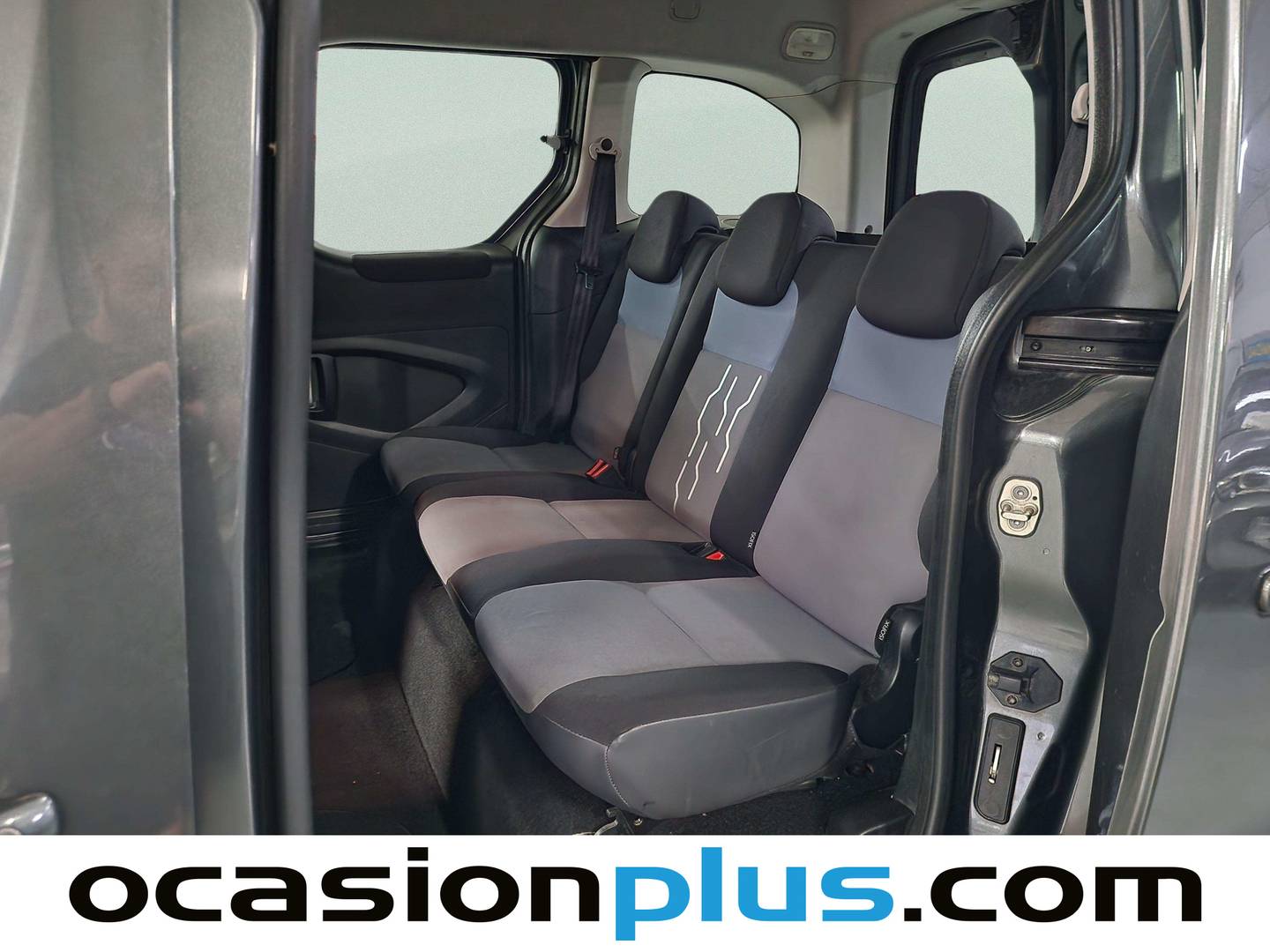 Foto asientos traseros Peugeot Partner Peugeot Partner Tepee Combi 1.6 BlueHDi Active (100 CV)