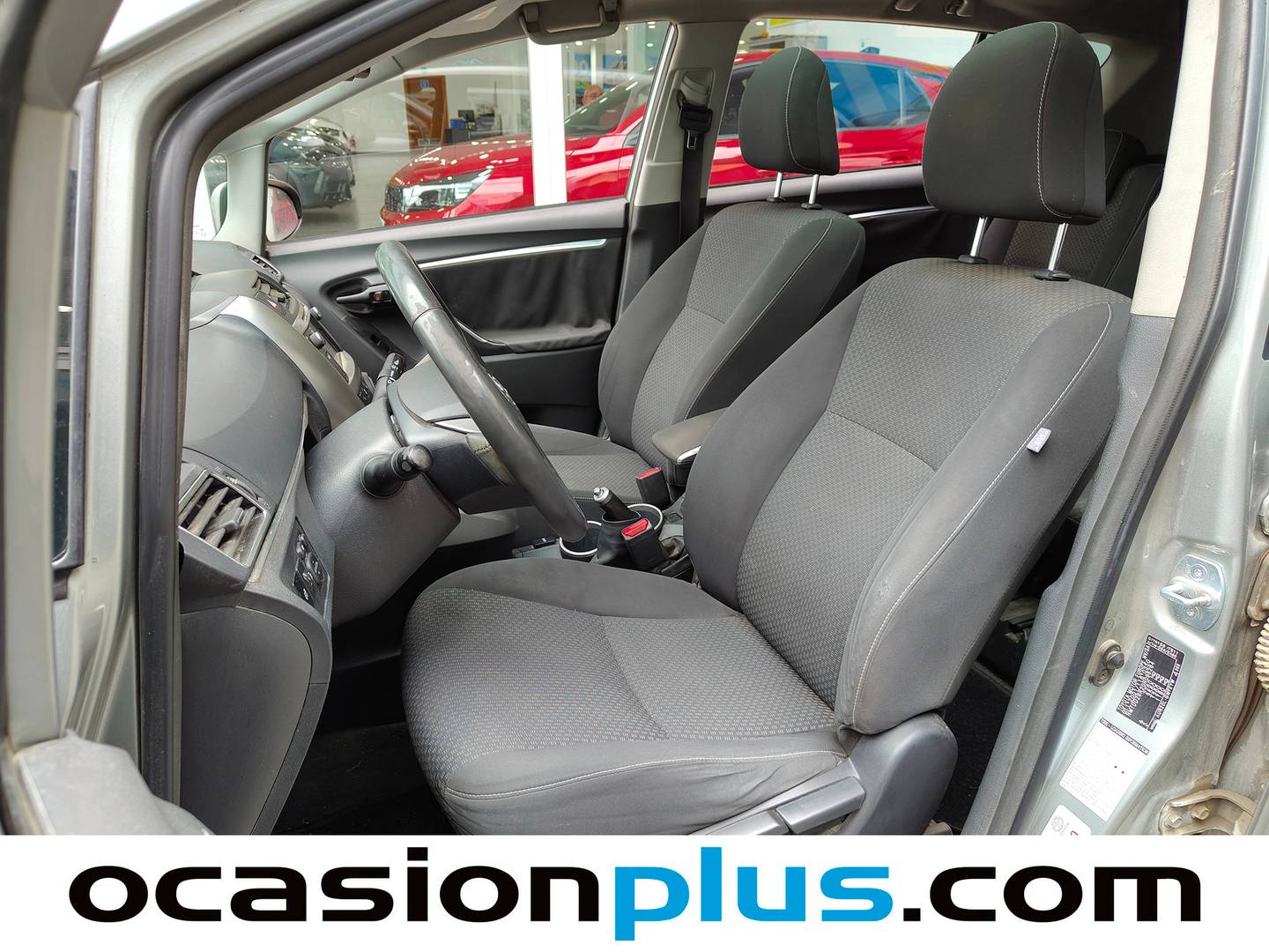 Foto asientos delanteros Toyota Verso Toyota Verso 120D Advance (124 CV)