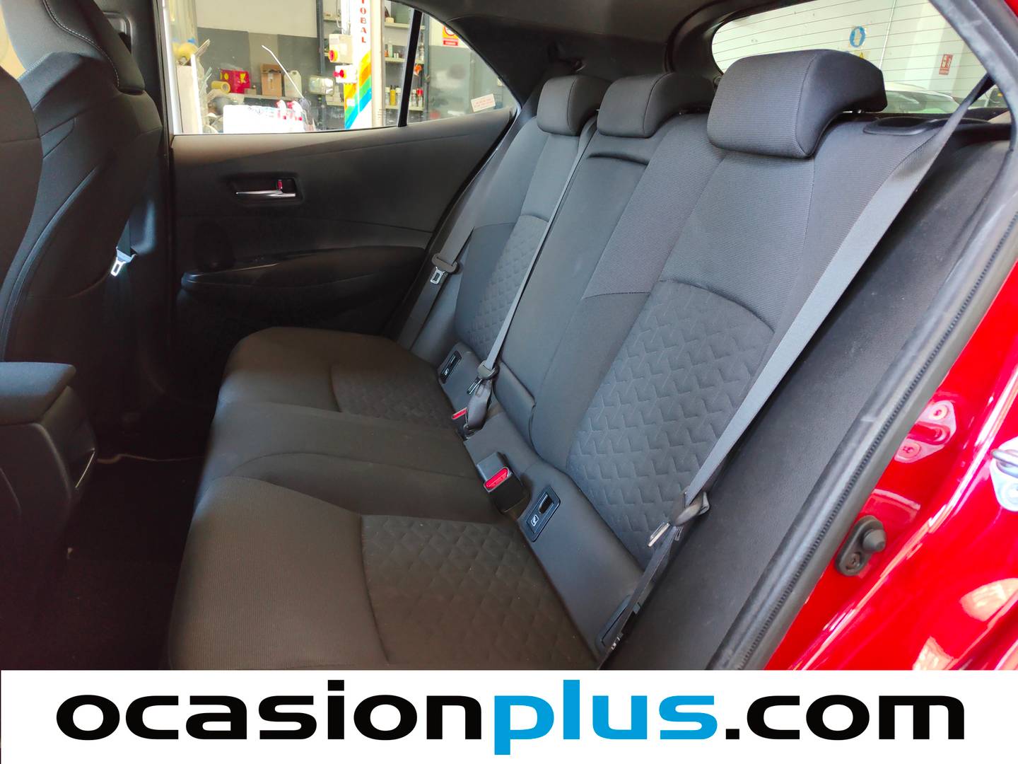Foto asientos traseros Toyota Corolla Toyota Corolla 1.8 125 Híbrido Active Tech E-CVT (122 CV)