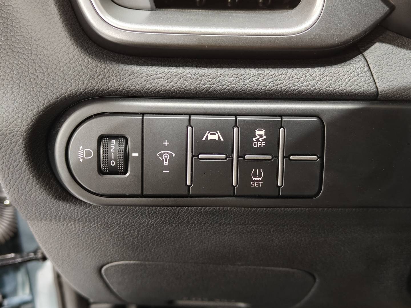 Foto KIA XCeed Kia XCeed 1.5 MHEV iMT Drive (140 CV)