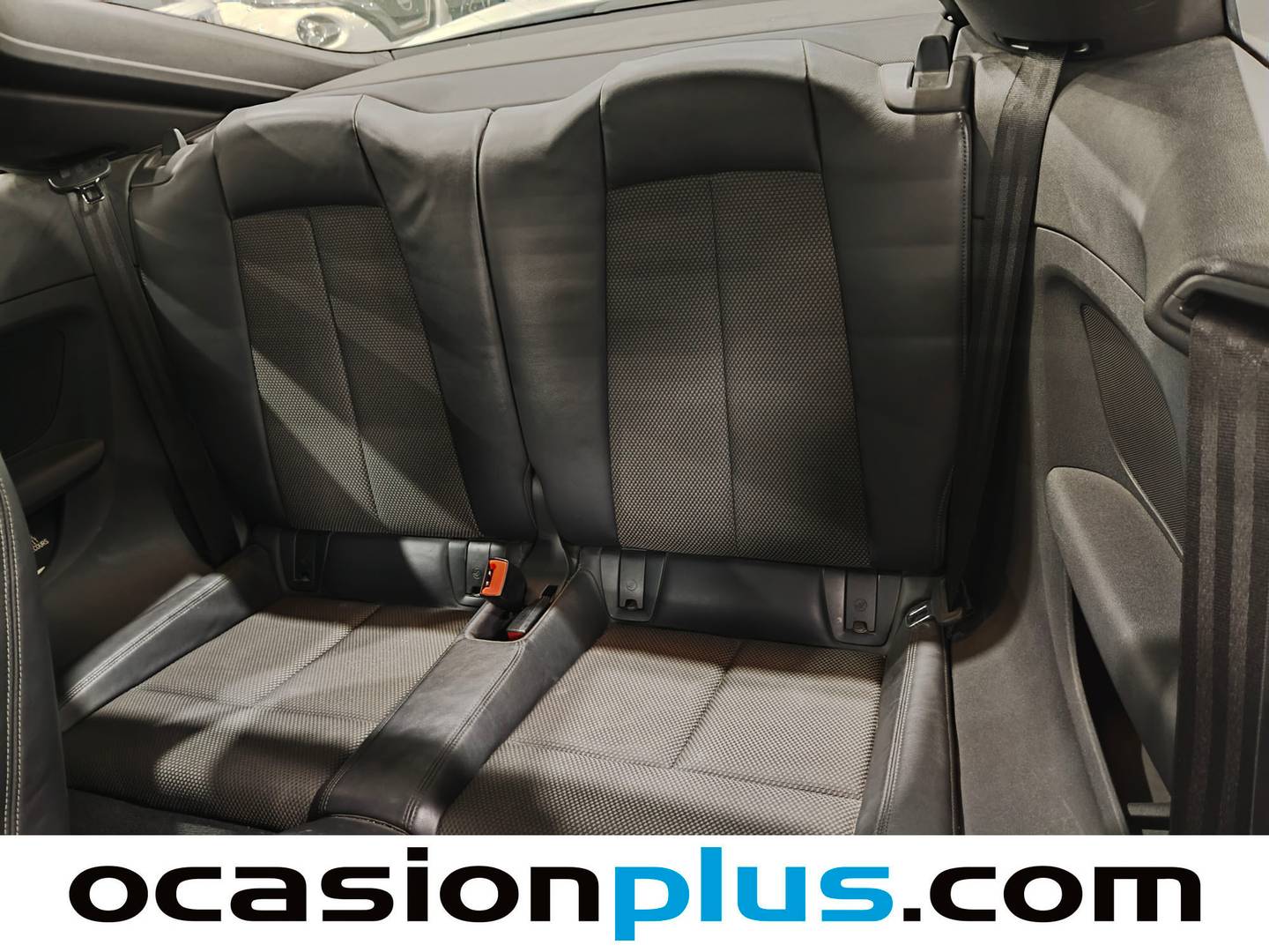 Foto asientos traseros Audi TT AUDI TT S line edition 1.8 TFSI Coupé 132 kW (180 CV)