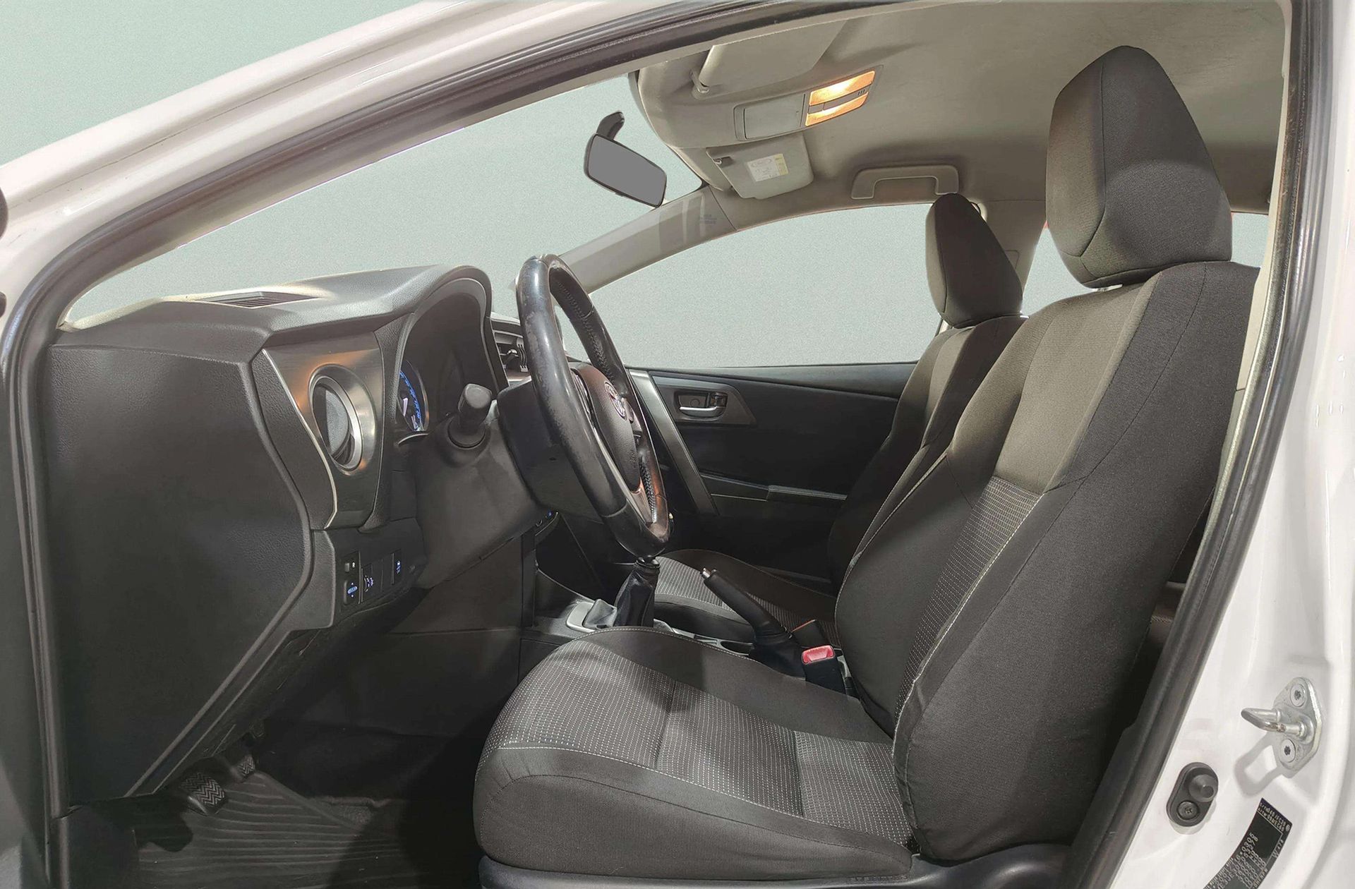 Toyota Auris 130 Active - foto 9