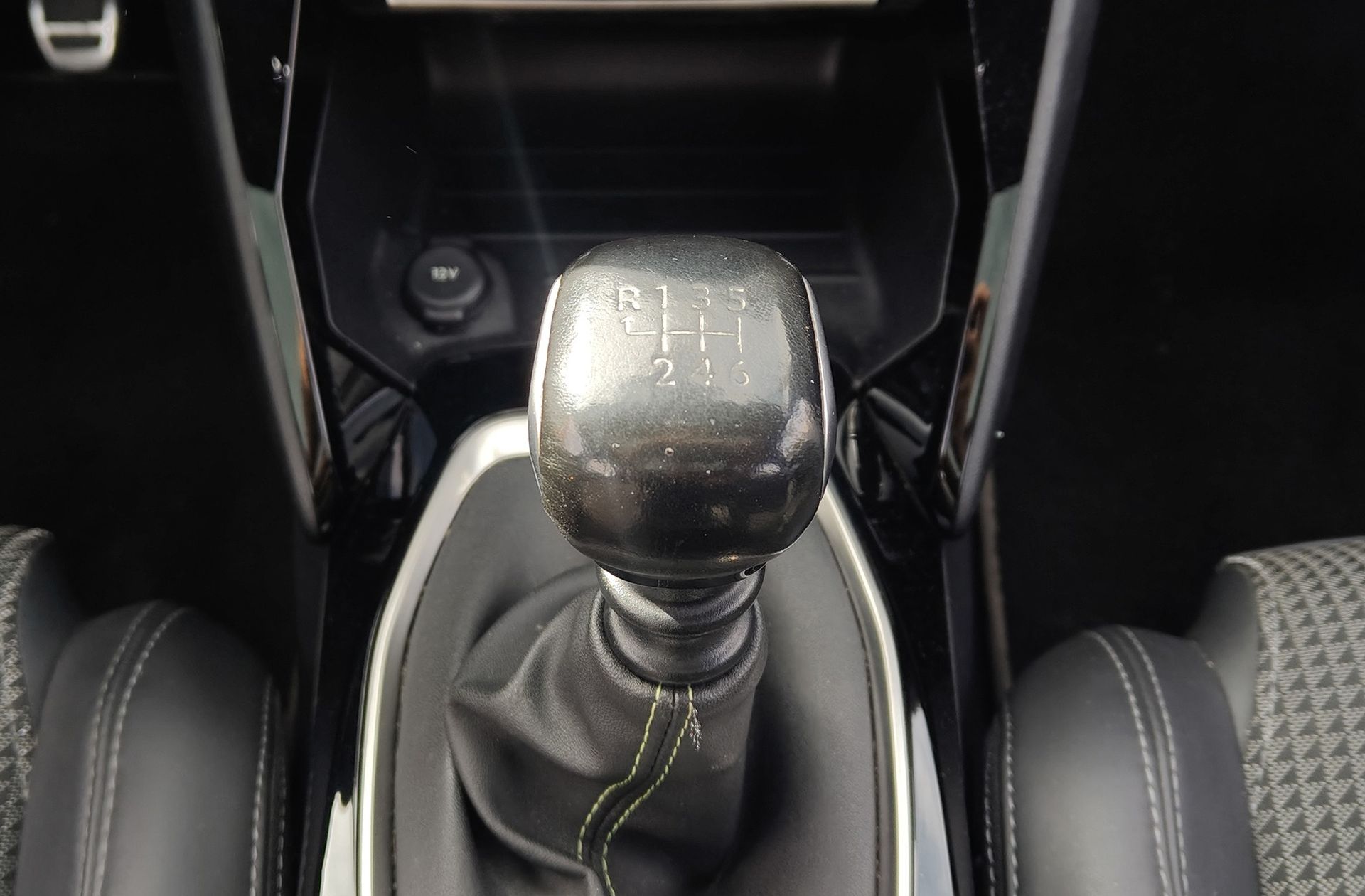 Peugeot 208 BlueHDi 100 GT - foto 5