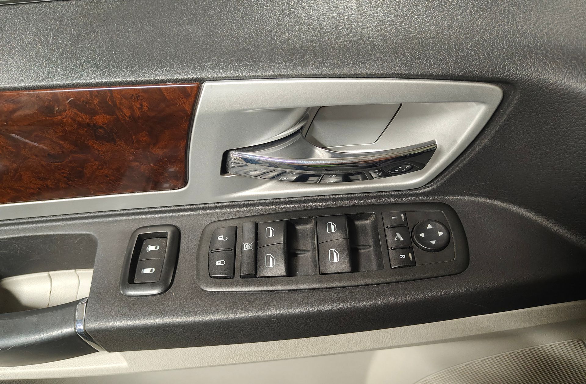 Chrysler Grand Voyager 2.8 CRD Touring Confort Plus 7 plazas - foto 32