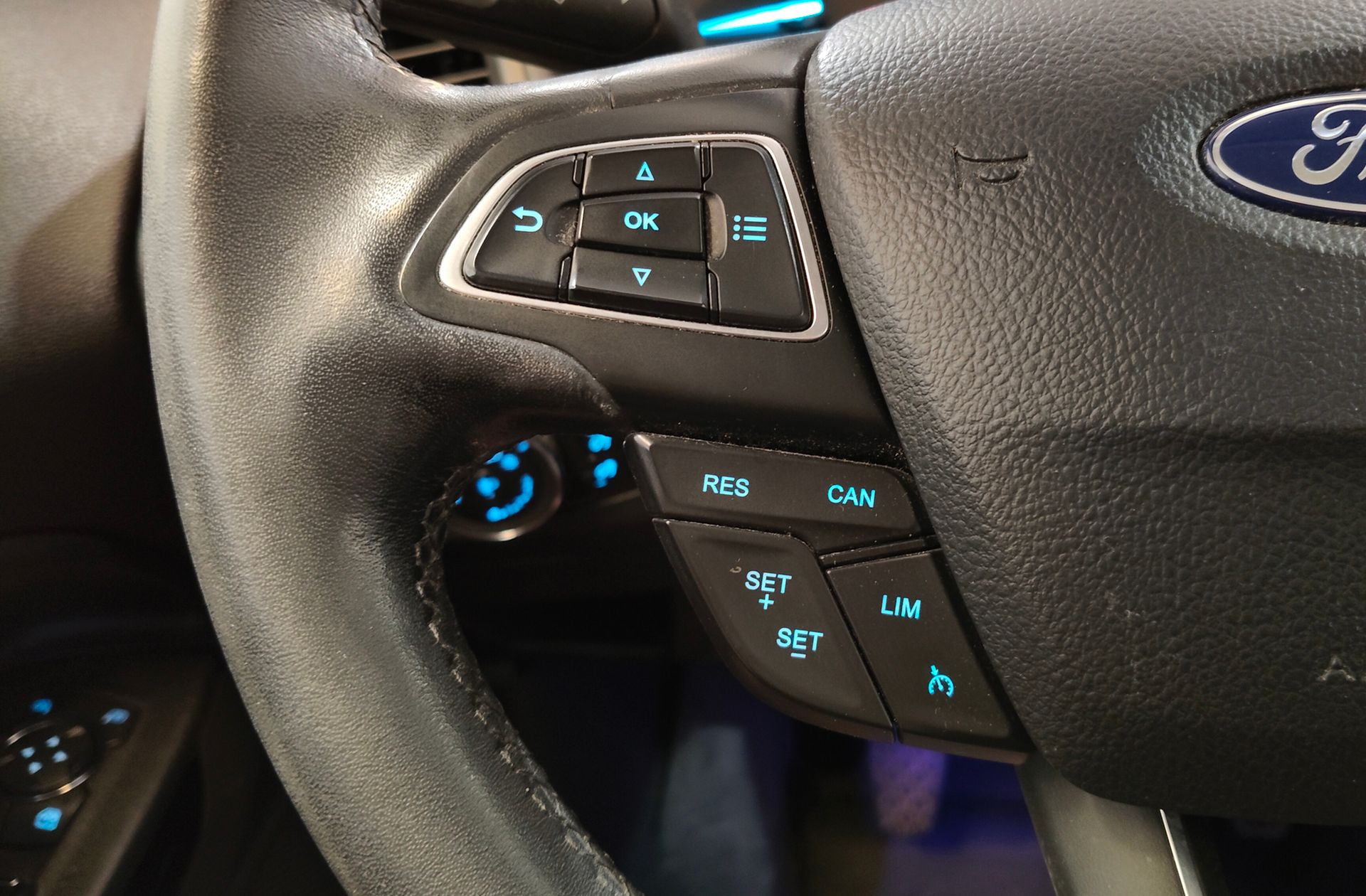 Ford EcoSport 1.0T EcoBoost Active - foto 27
