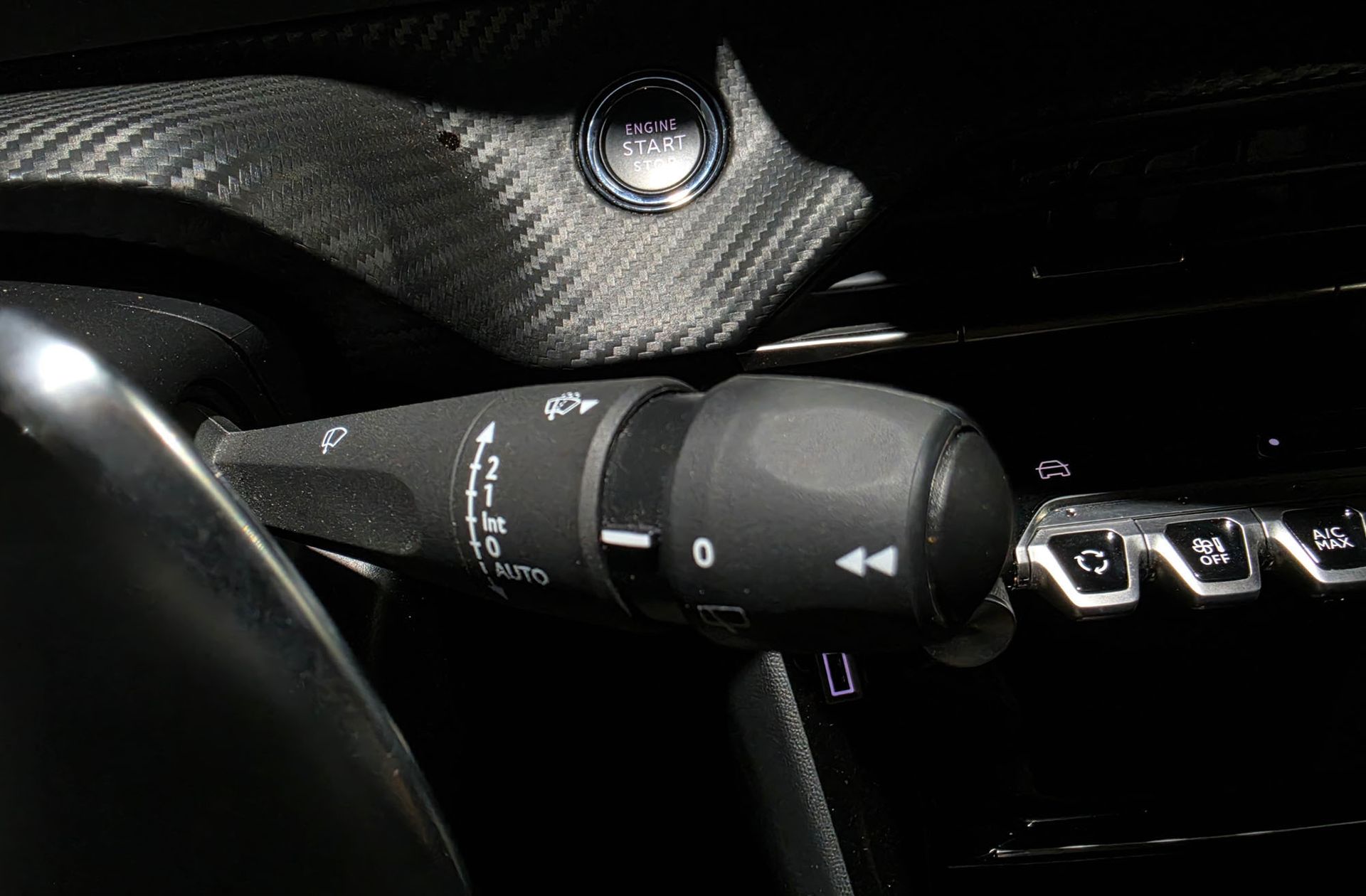 Peugeot 2008 Allure Hybrid eDCS6 - foto 29