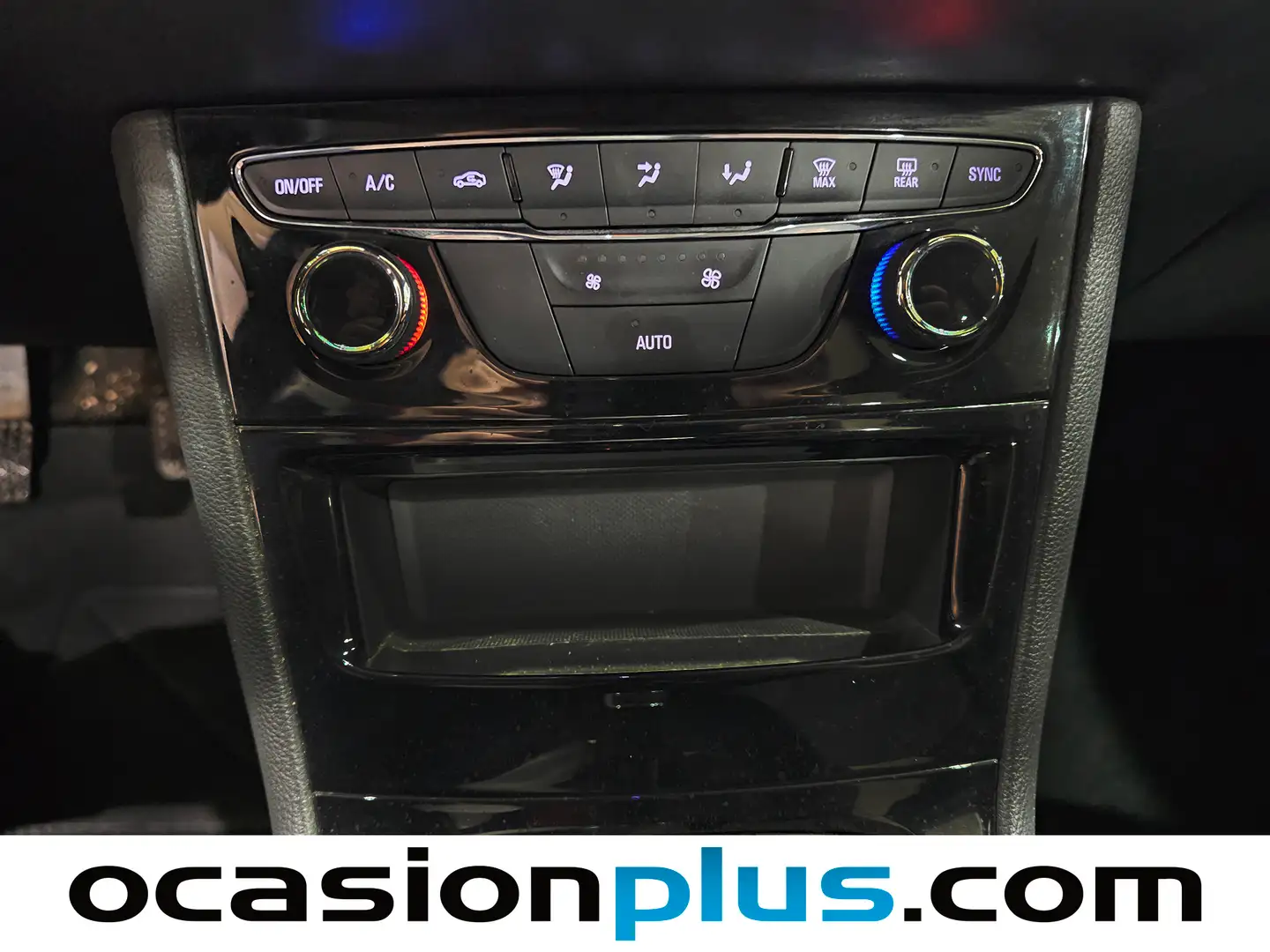 Foto Opel Astra Opel Astra 1.5D DVH Design & Tech (122 CV)