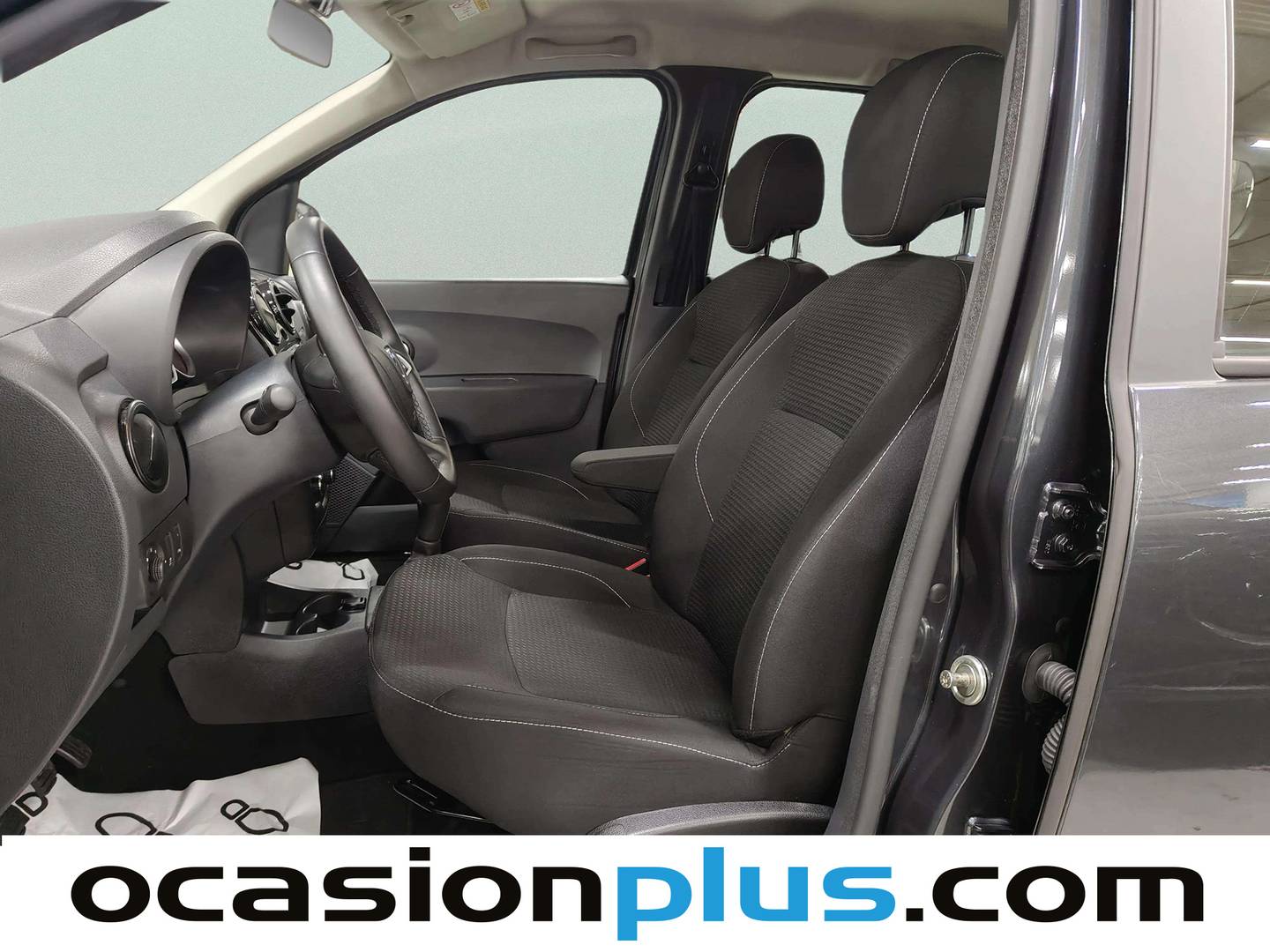 Foto asientos delanteros Dacia Lodgy Dacia Lodgy Laureate TCe (115 CV)
