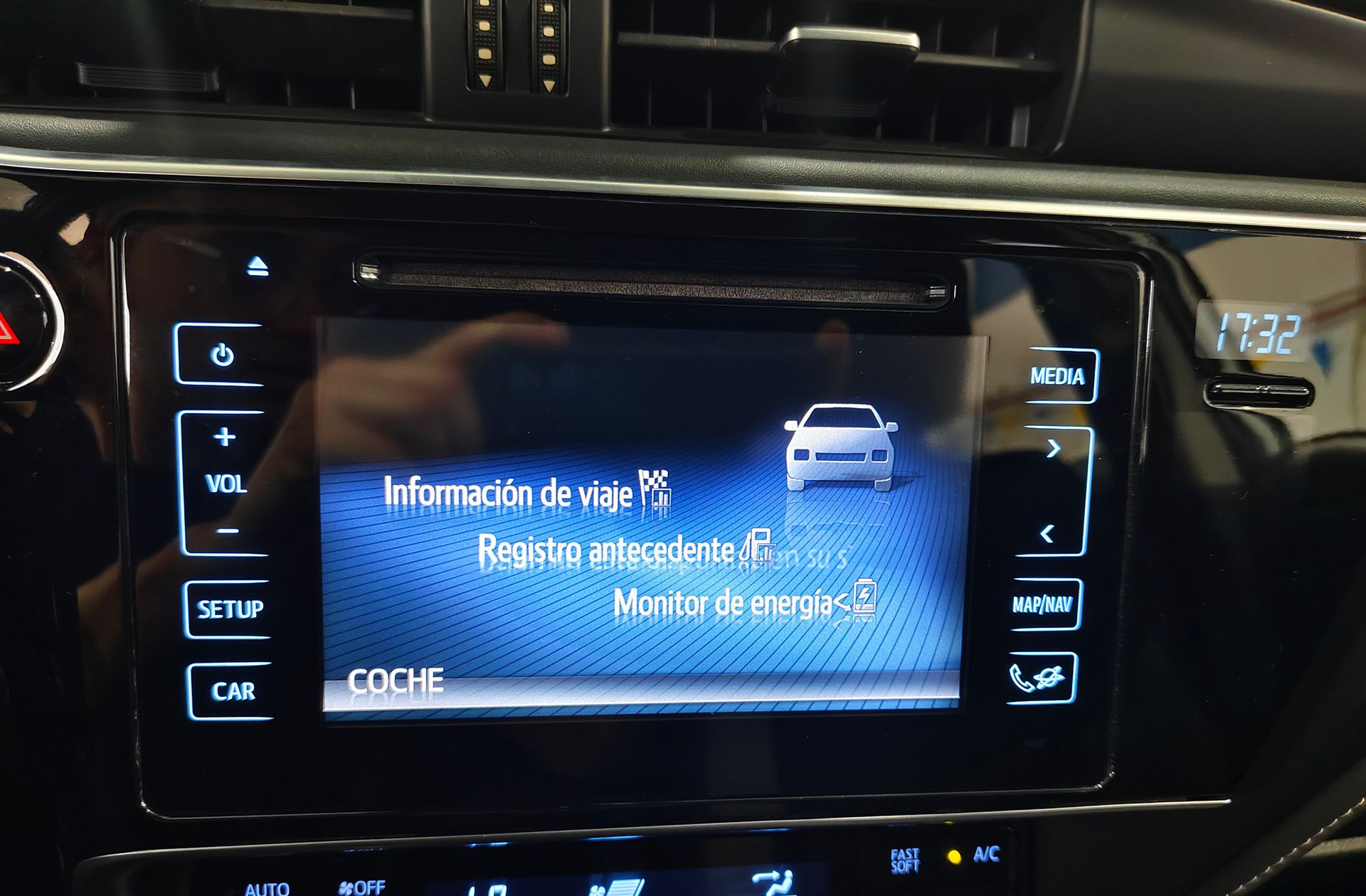 Toyota Auris 1.8 140H Hybrid Feel! - foto 24
