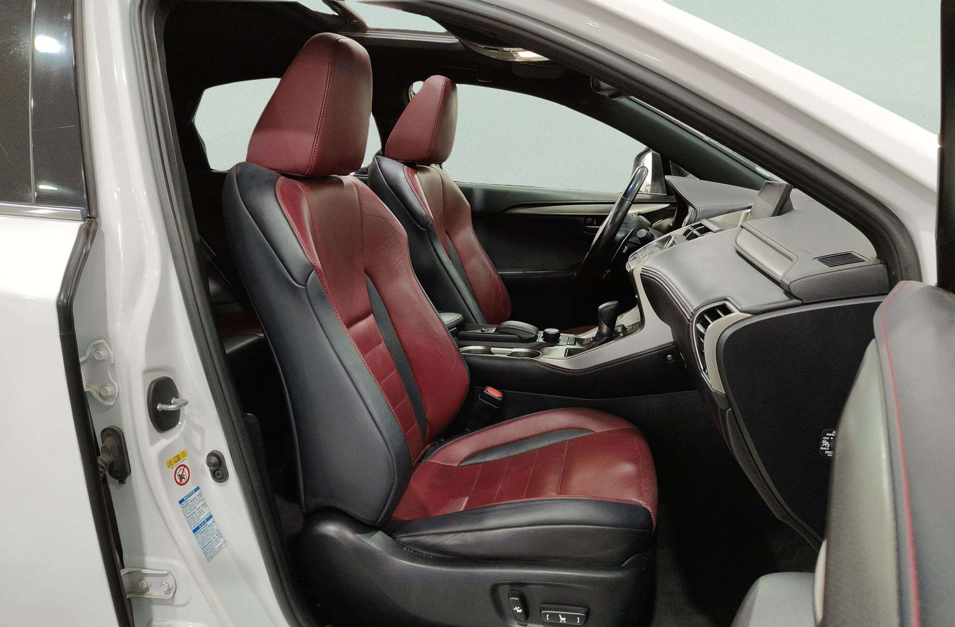 Lexus NX 300h F Sport 4WD Navibox - foto 22