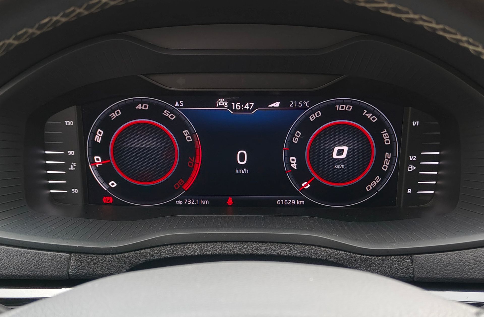 Škoda Karoq 1.5 TSI ACT Sportline - foto 24