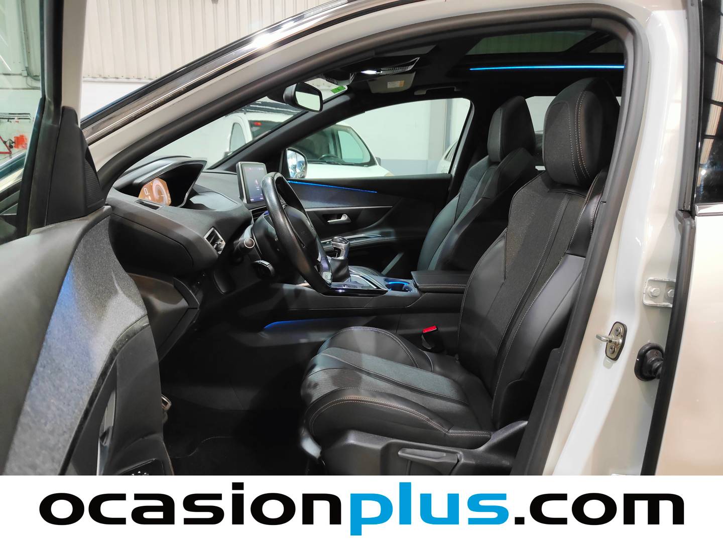Foto asientos delanteros Peugeot 5008 Peugeot 5008 BlueHDi 150 S&S GT Line (150 CV) 7 PLAZAS