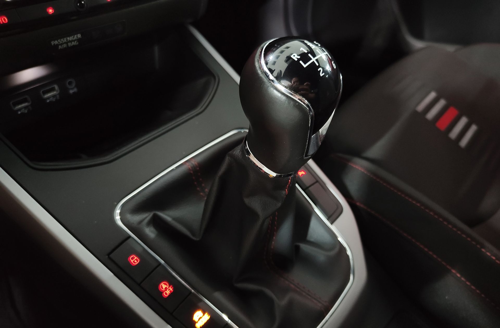 SEAT Arona 1.0 TSI Ecomotive FR Edition - foto 6
