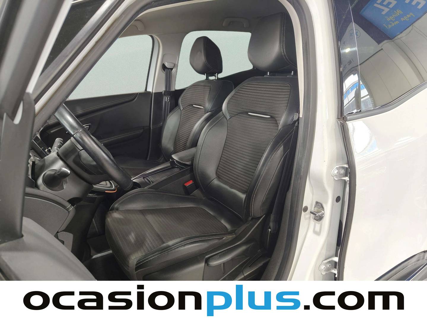 Foto asientos delanteros Renault Scénic Renault Scenic Zen TCe (140 CV) GPF EDC