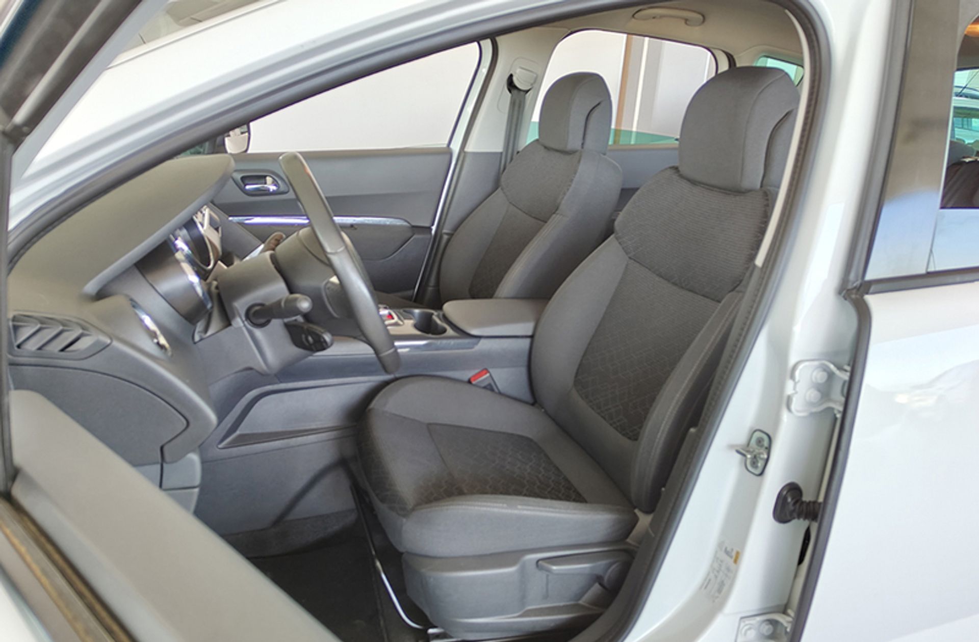 Peugeot 3008 1.2 PureTech Style - foto 8