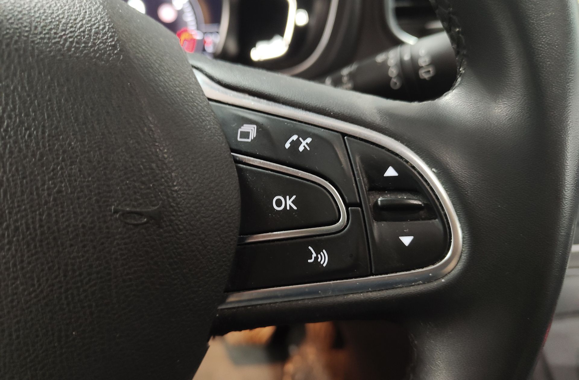 Renault Grand Scénic Zen TCe EDC GPF 7 plazas - foto 29