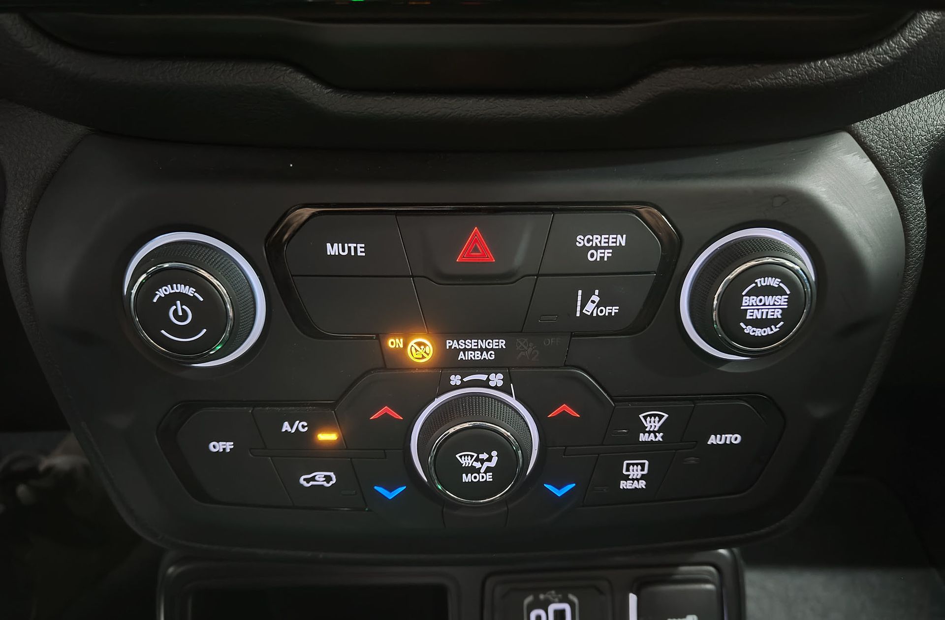 Jeep Renegade eHybrid 1.5 Limited ATX - foto 31
