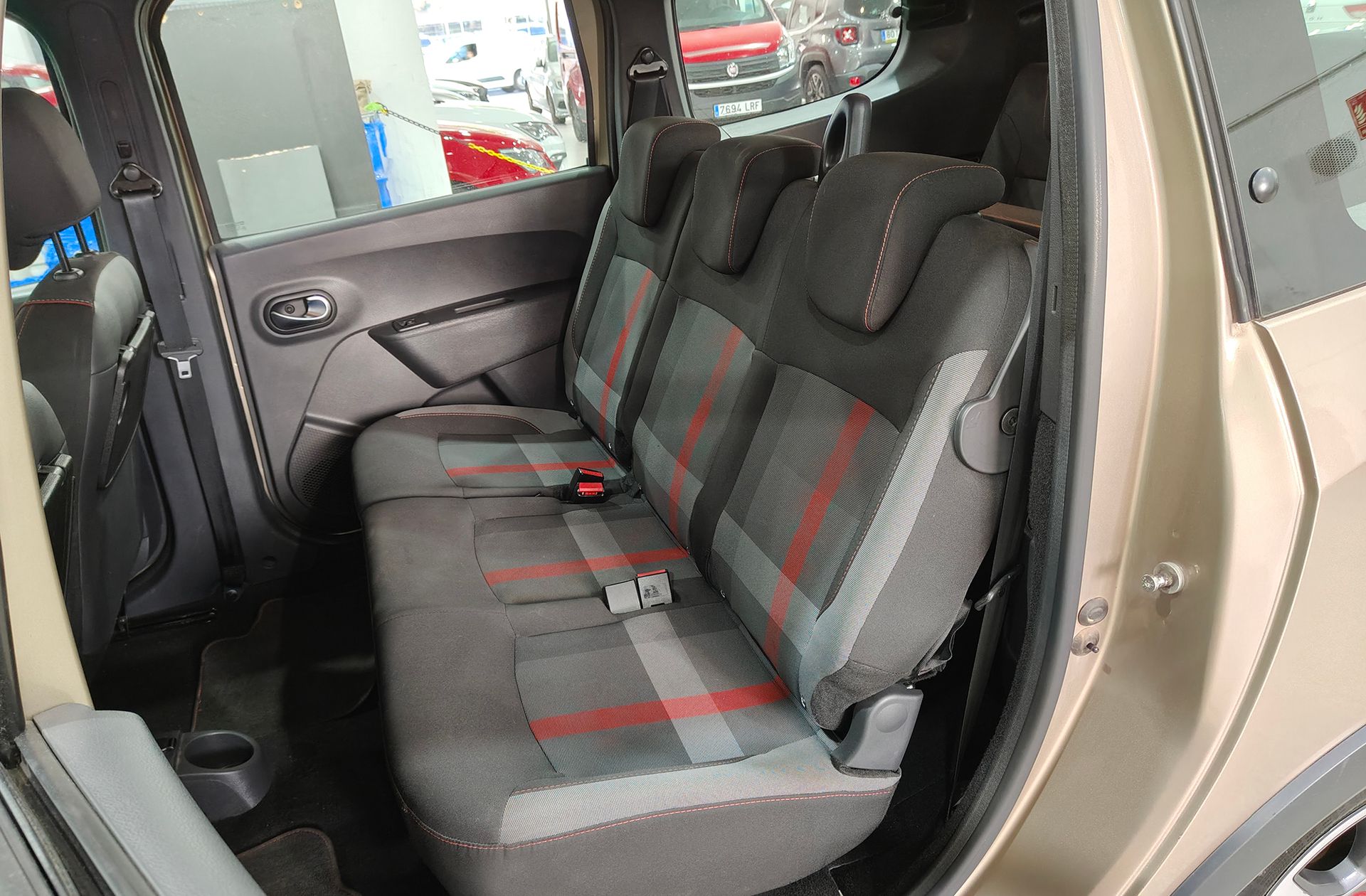 Dacia Lodgy Serie Limitada Xplore TCe GPF 7 plazas - foto 12